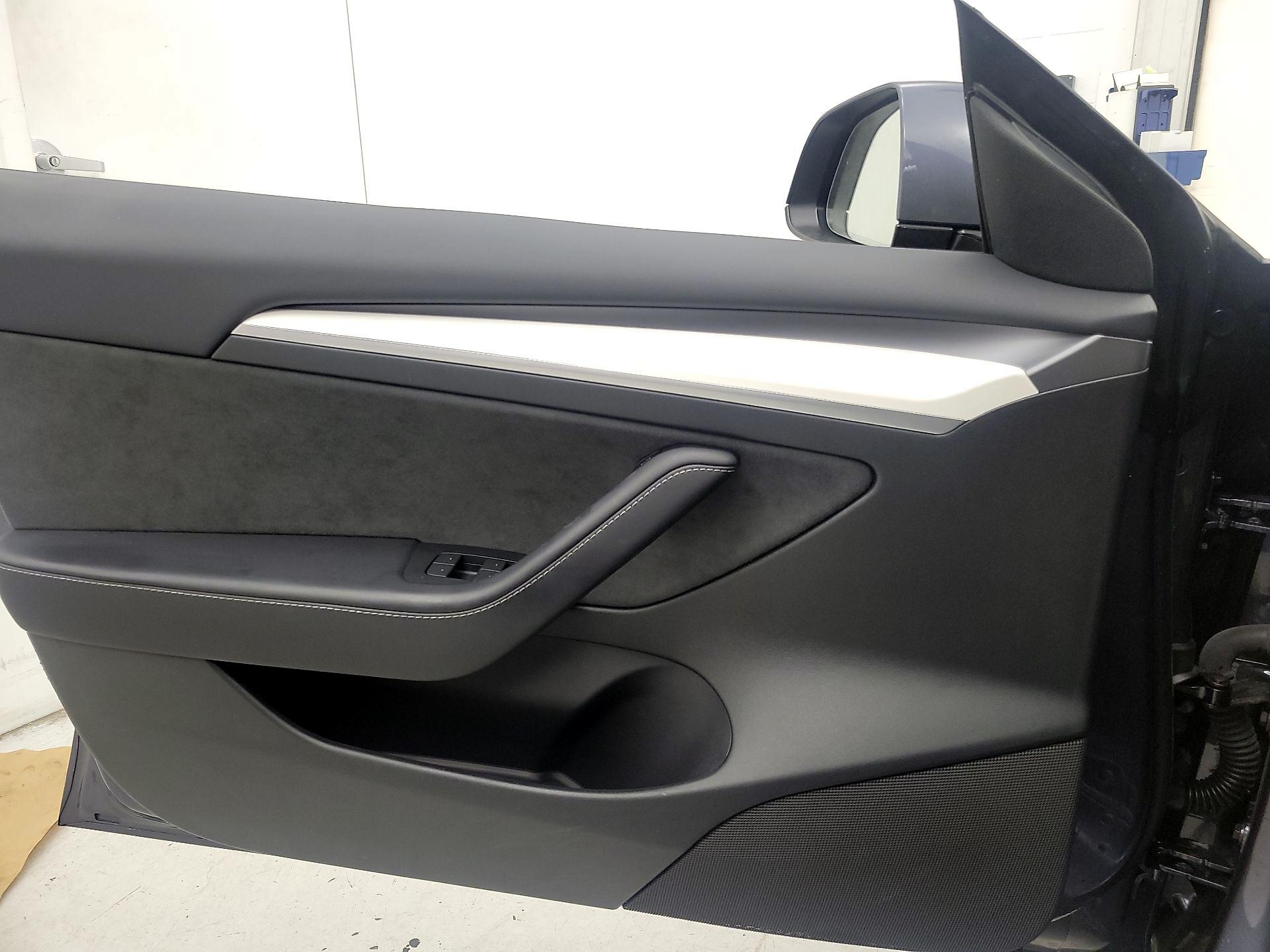 Thumbnail: 2023 Tesla Model 3 - 12