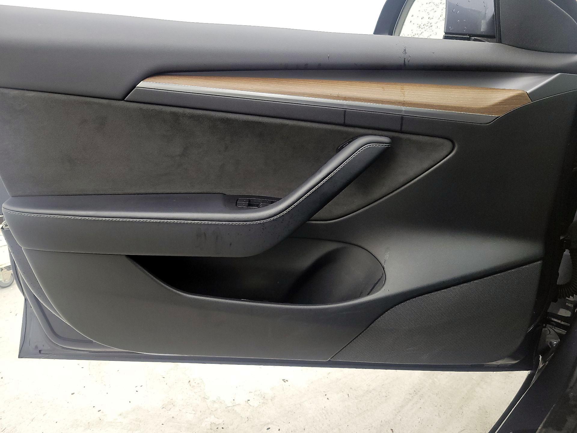 Thumbnail: 2022 Tesla Model 3 - 12