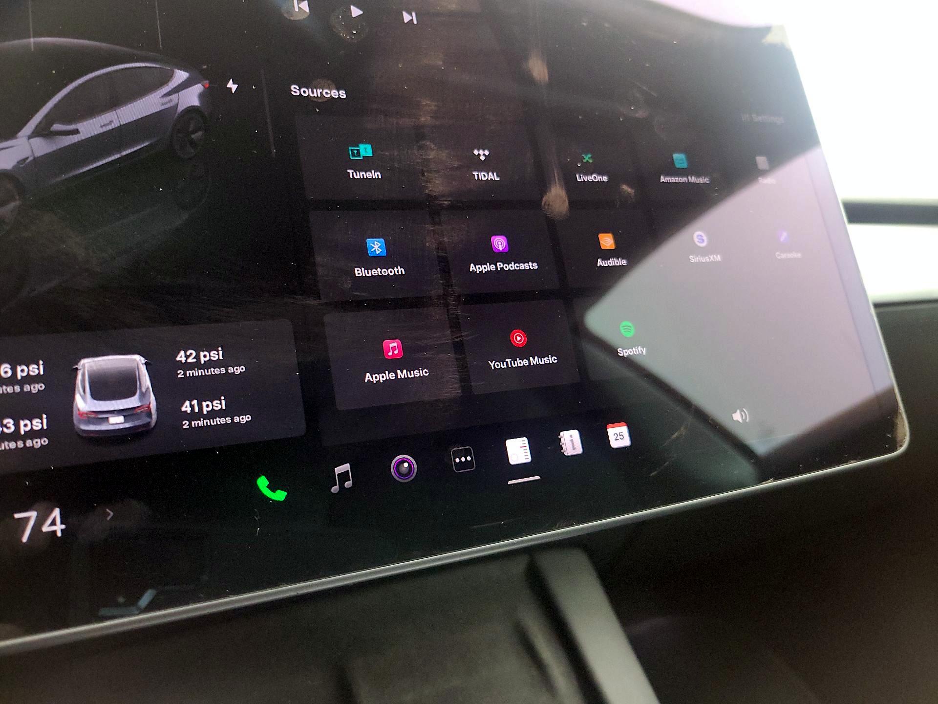 Thumbnail: 2022 Tesla Model 3 - 15