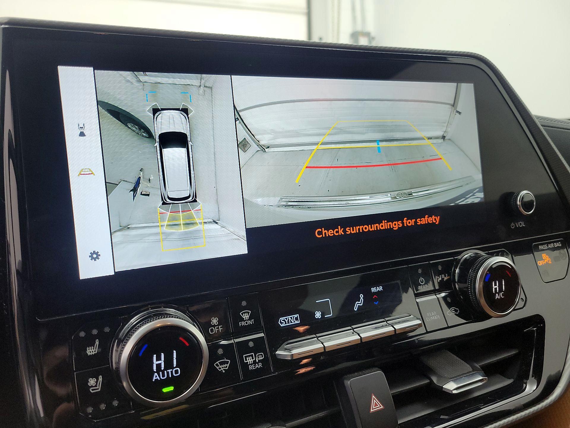 Thumbnail: 2023 Toyota Highlander - 14