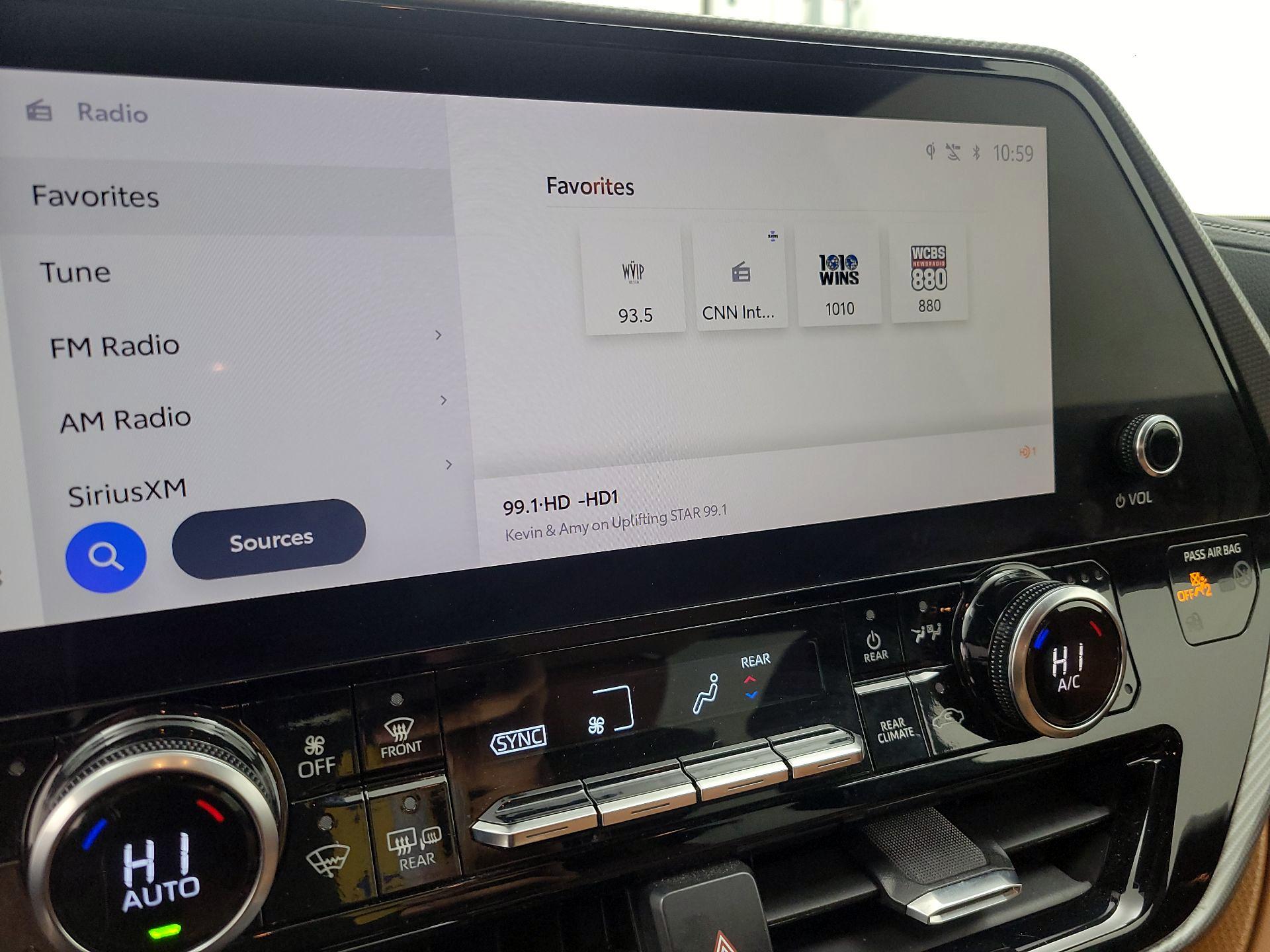 Thumbnail: 2023 Toyota Highlander - 15