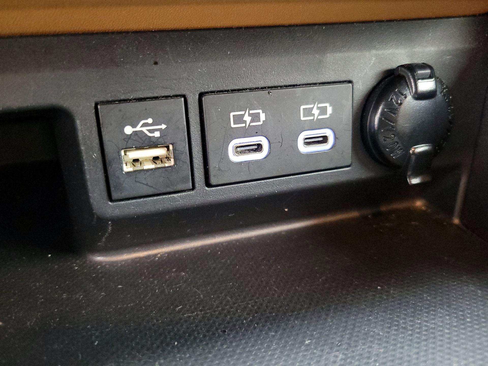 Thumbnail: 2023 Toyota Highlander - 18