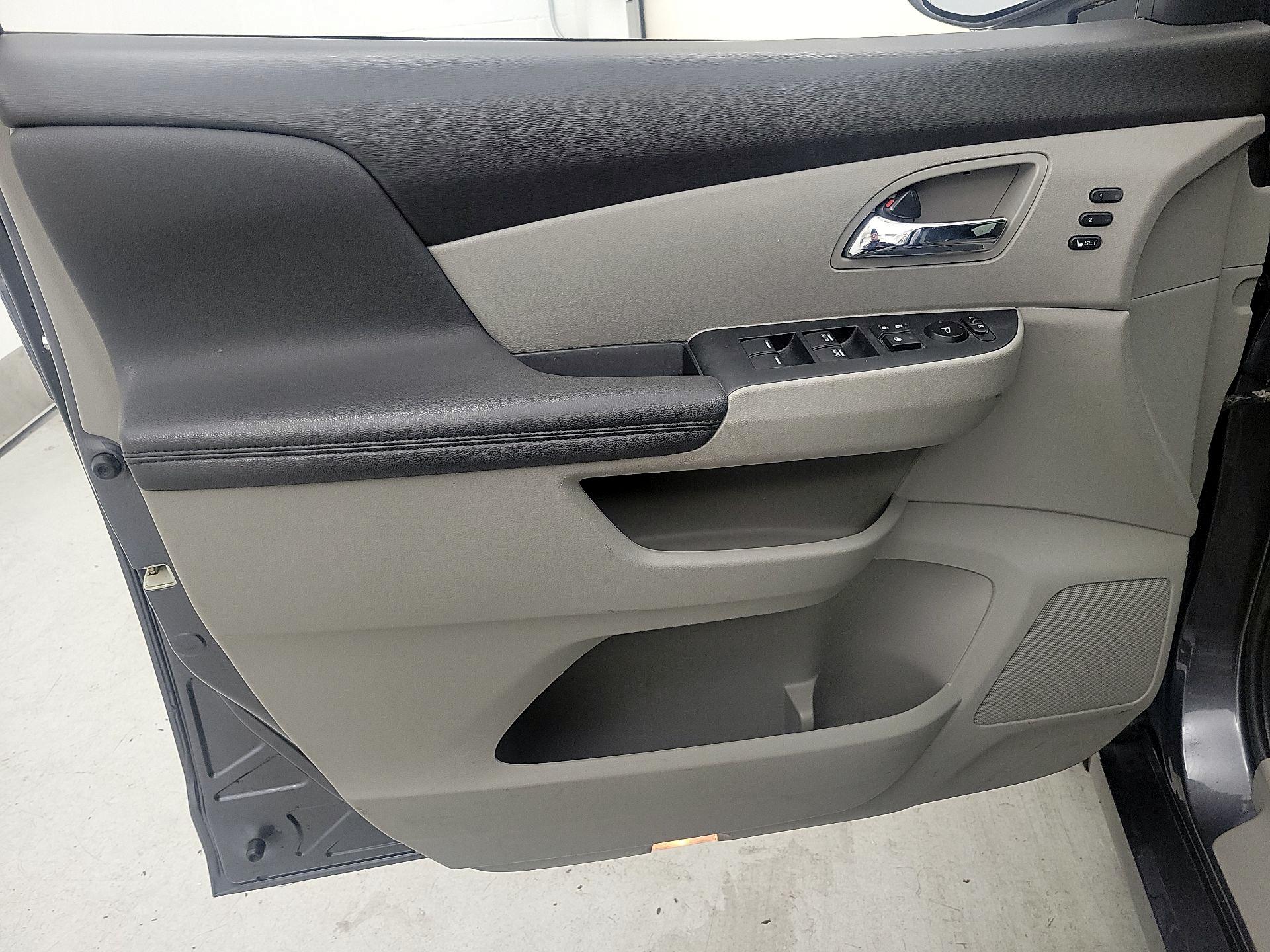 Thumbnail: 2017 Honda Odyssey - 12