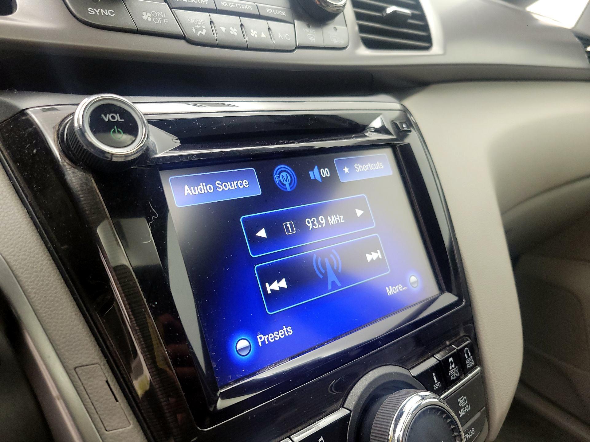 Thumbnail: 2017 Honda Odyssey - 15