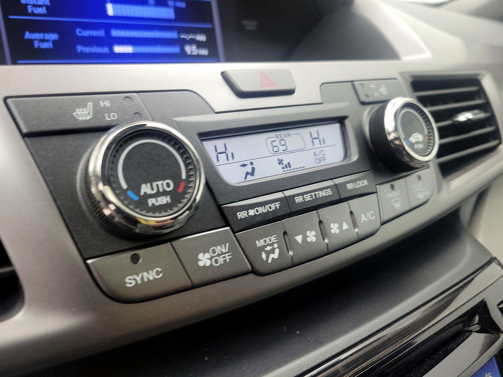 Thumbnail: 2017 Honda Odyssey - 16