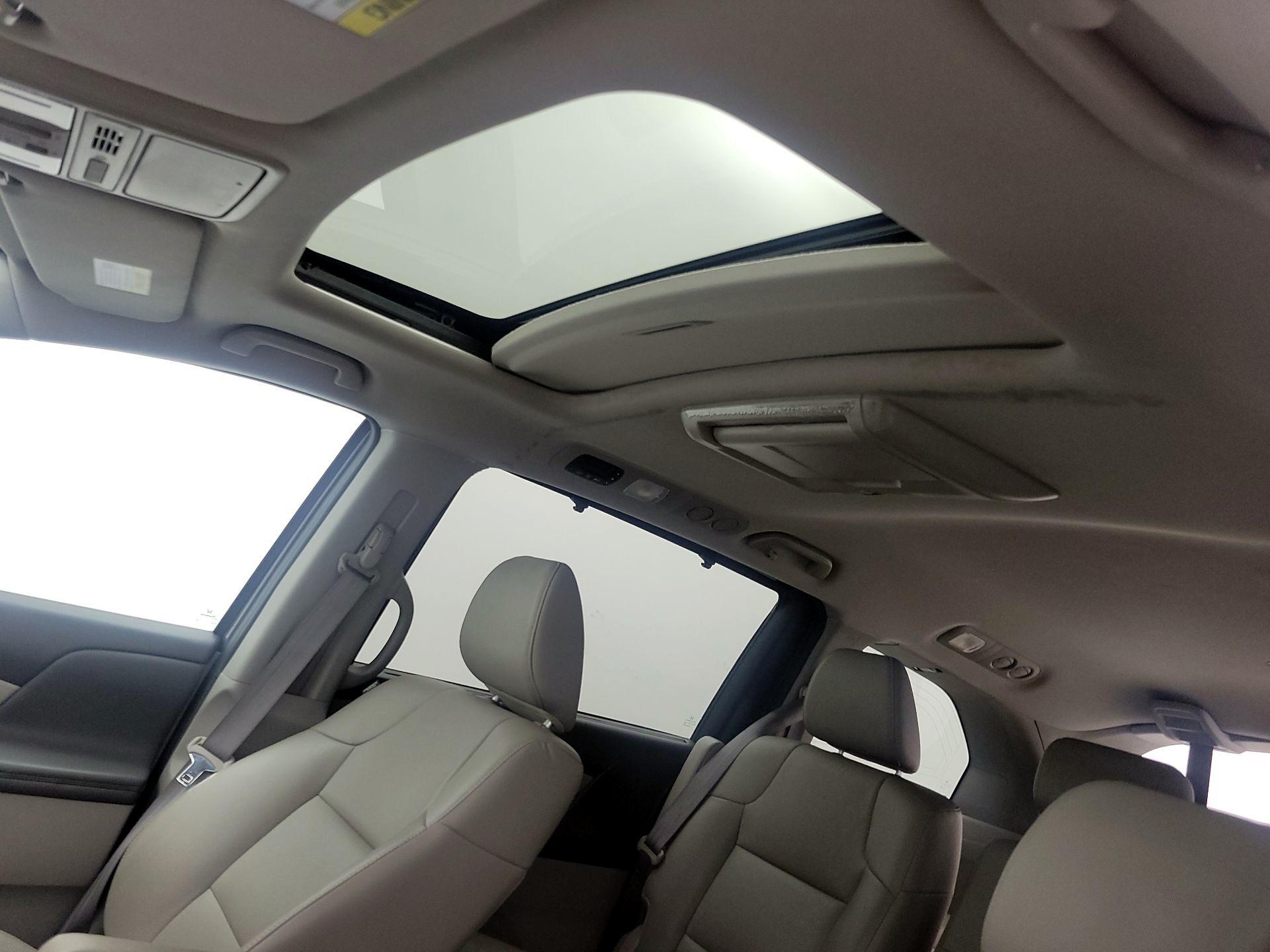 Thumbnail: 2017 Honda Odyssey - 18