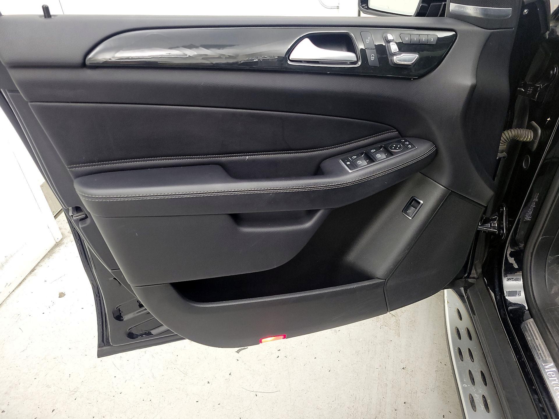 Thumbnail: 2017 Mercedes-Benz GLE - 12