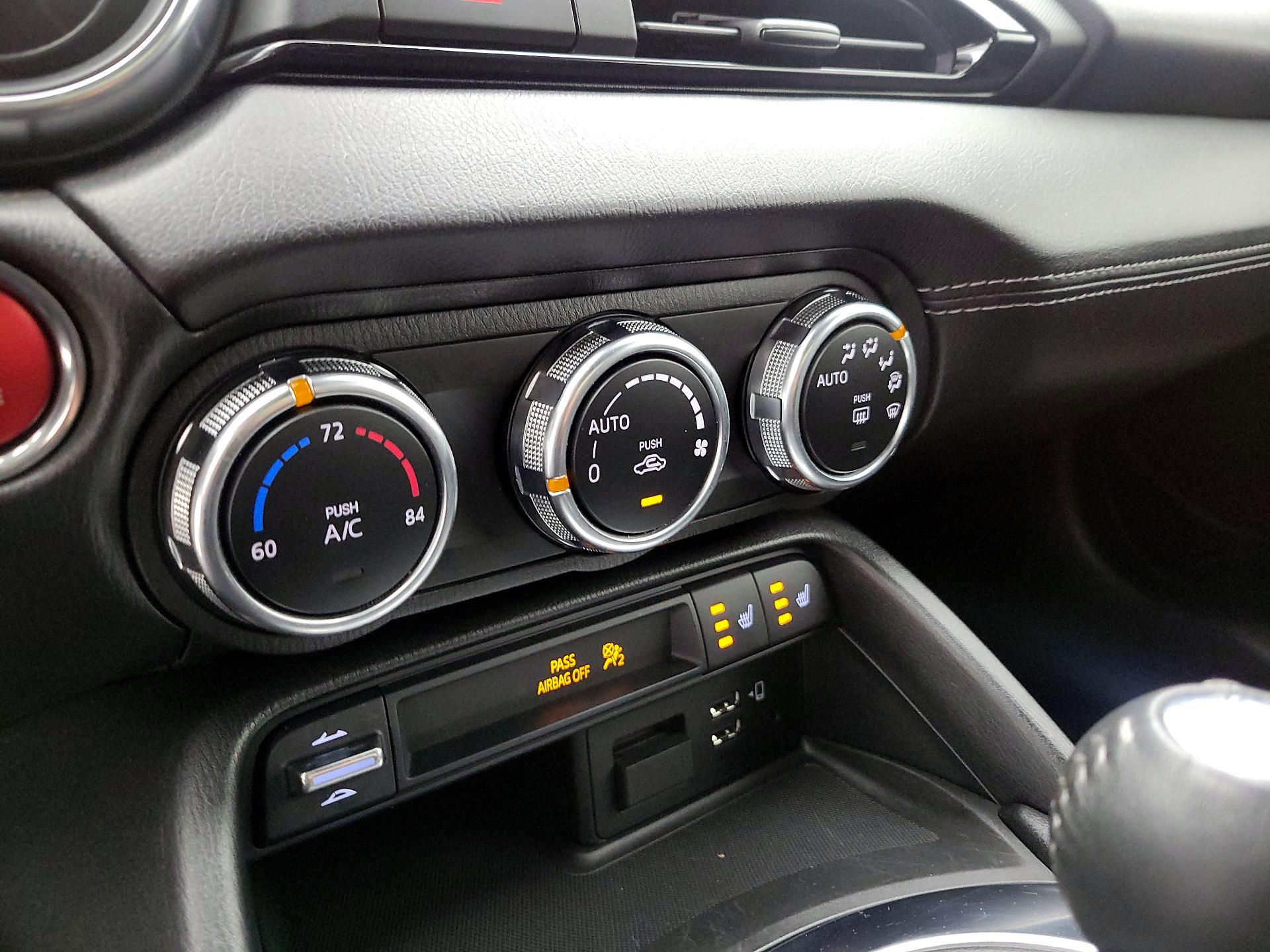 Thumbnail: 2021 Mazda MX-5 Miata - 15