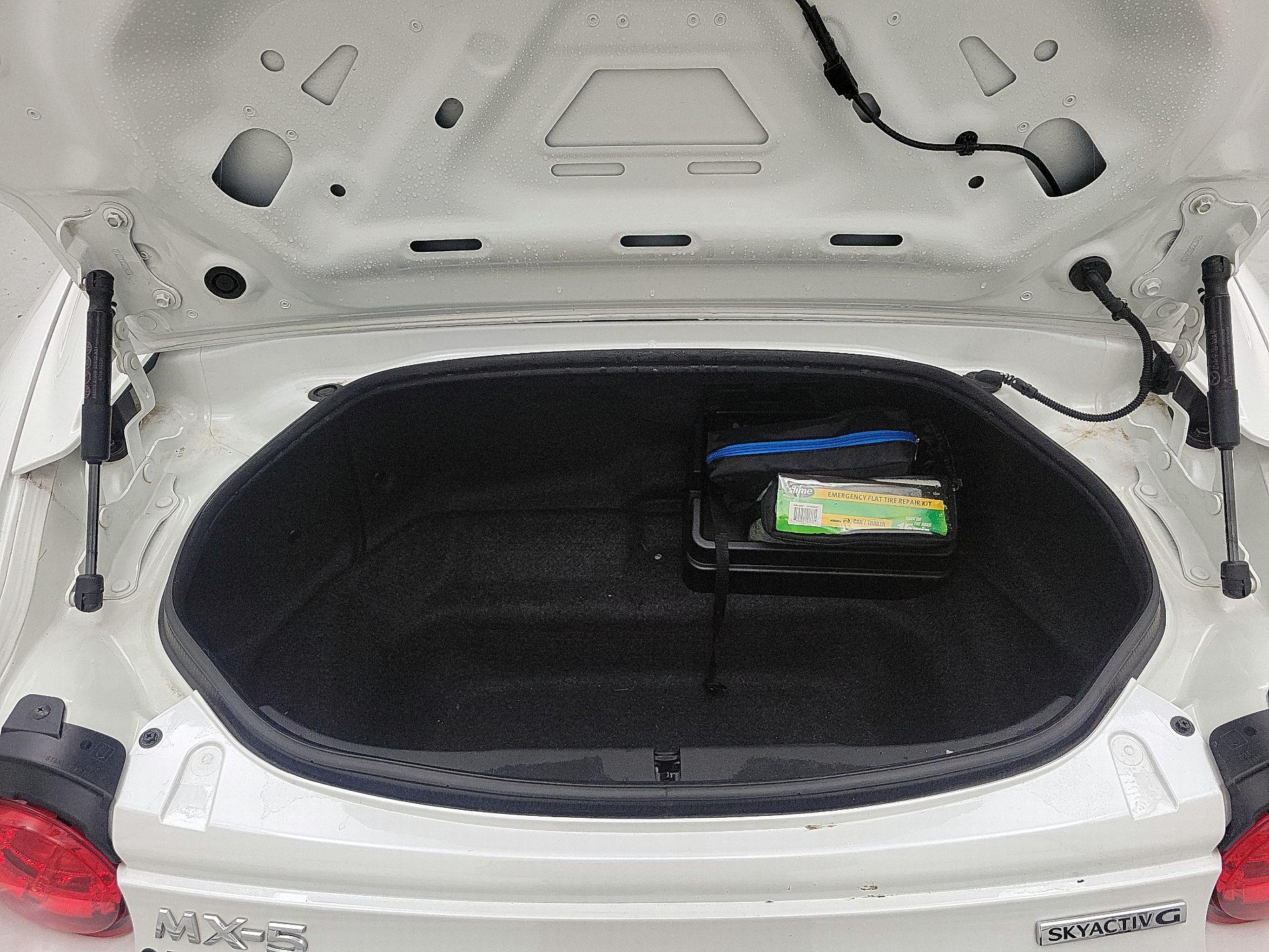 Thumbnail: 2021 Mazda MX-5 Miata - 17