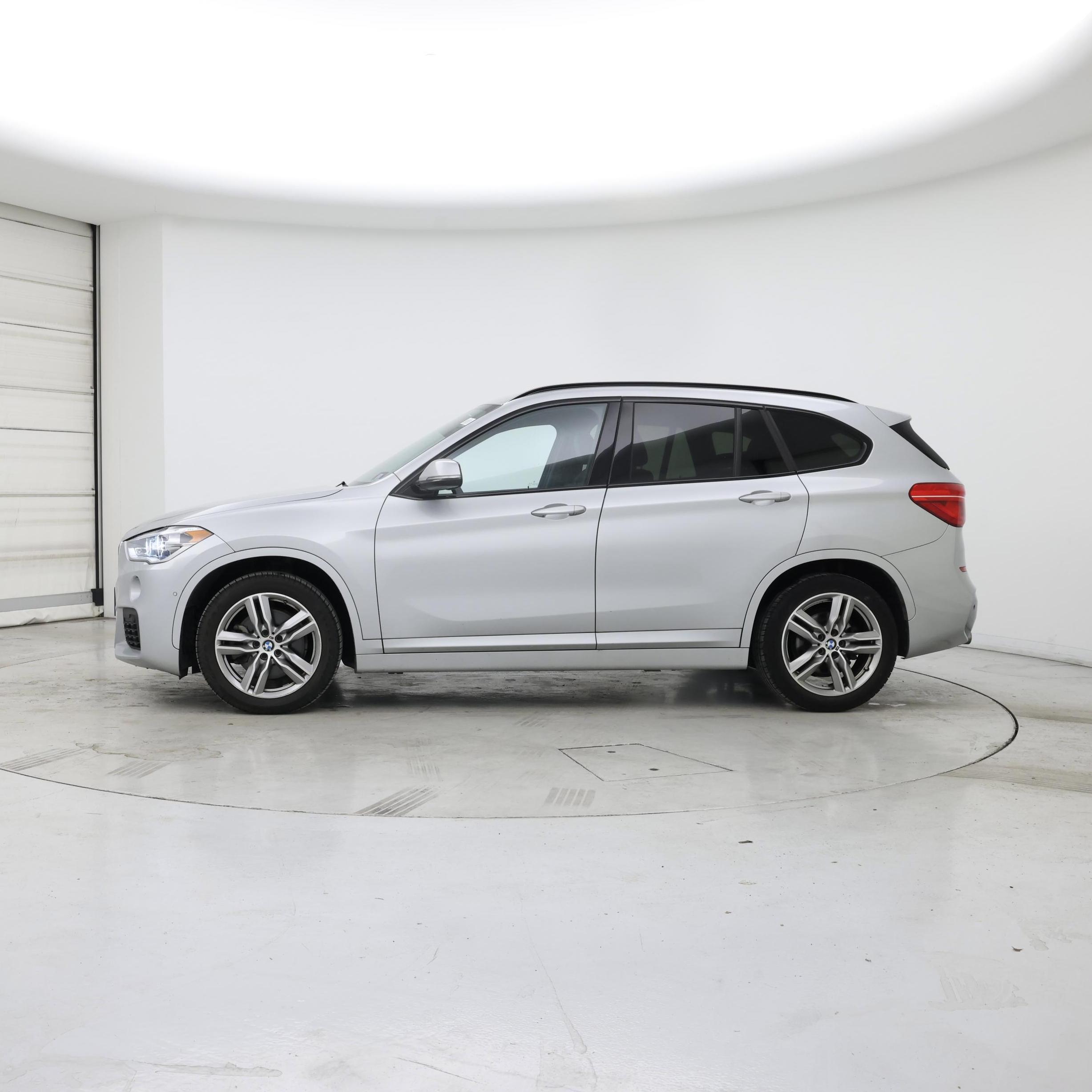 Thumbnail: 2019 BMW X1 - 3