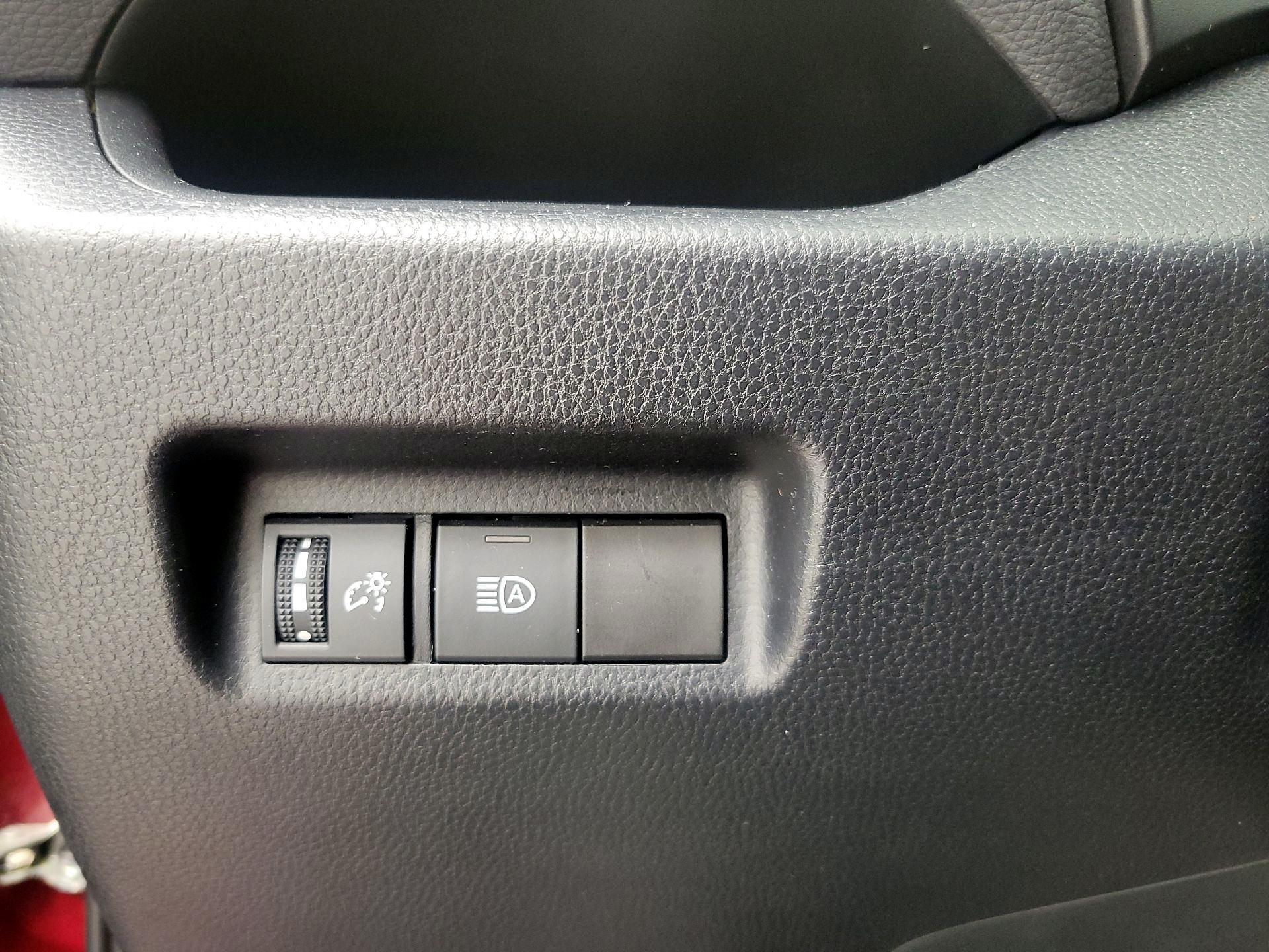 Thumbnail: 2020 Toyota RAV4 - 14