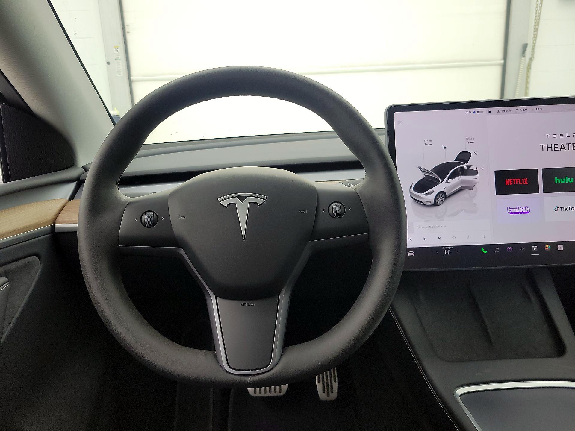 Thumbnail: 2023 Tesla Model Y - 10