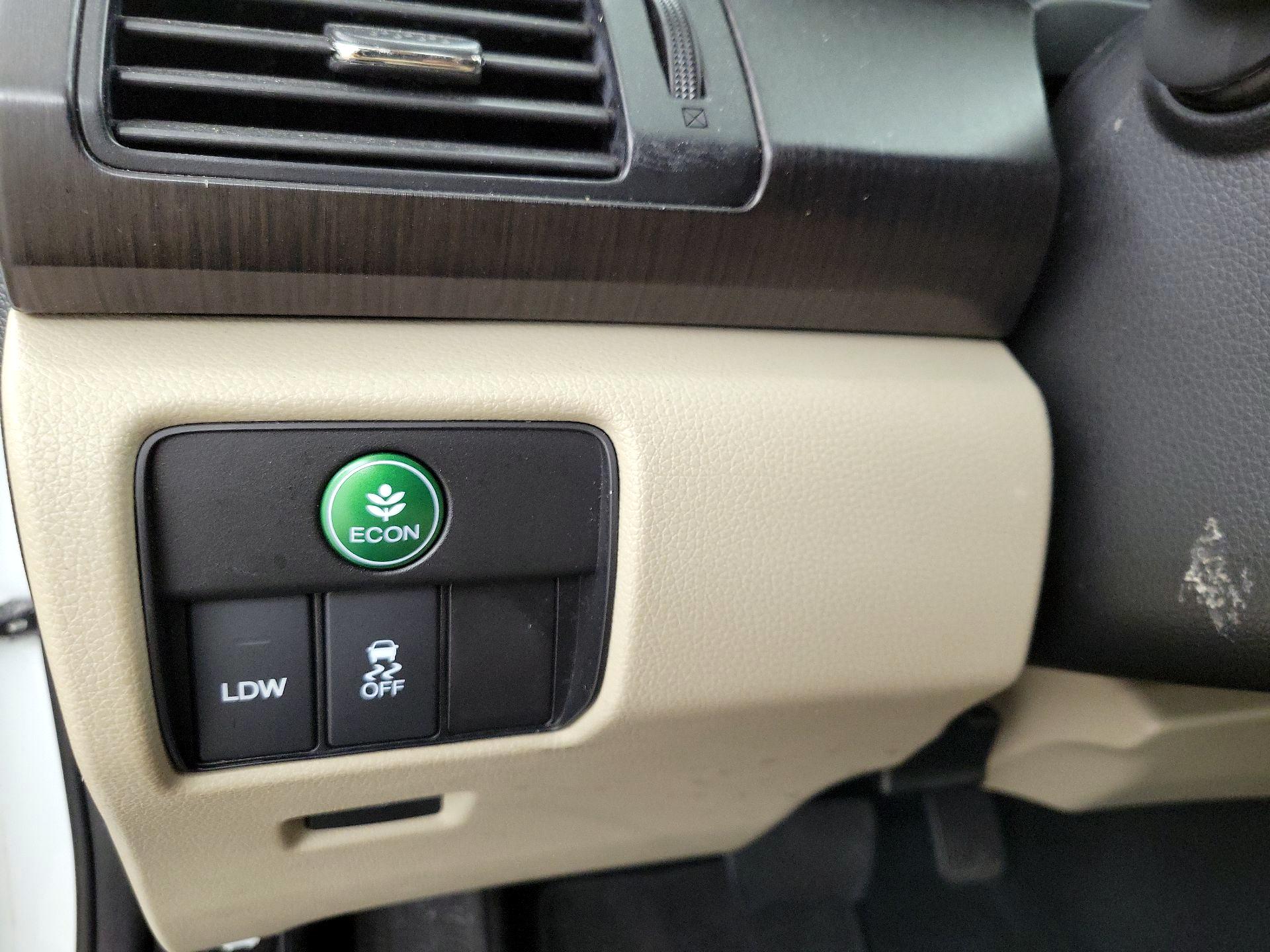 Thumbnail: 2015 Honda Accord - 13