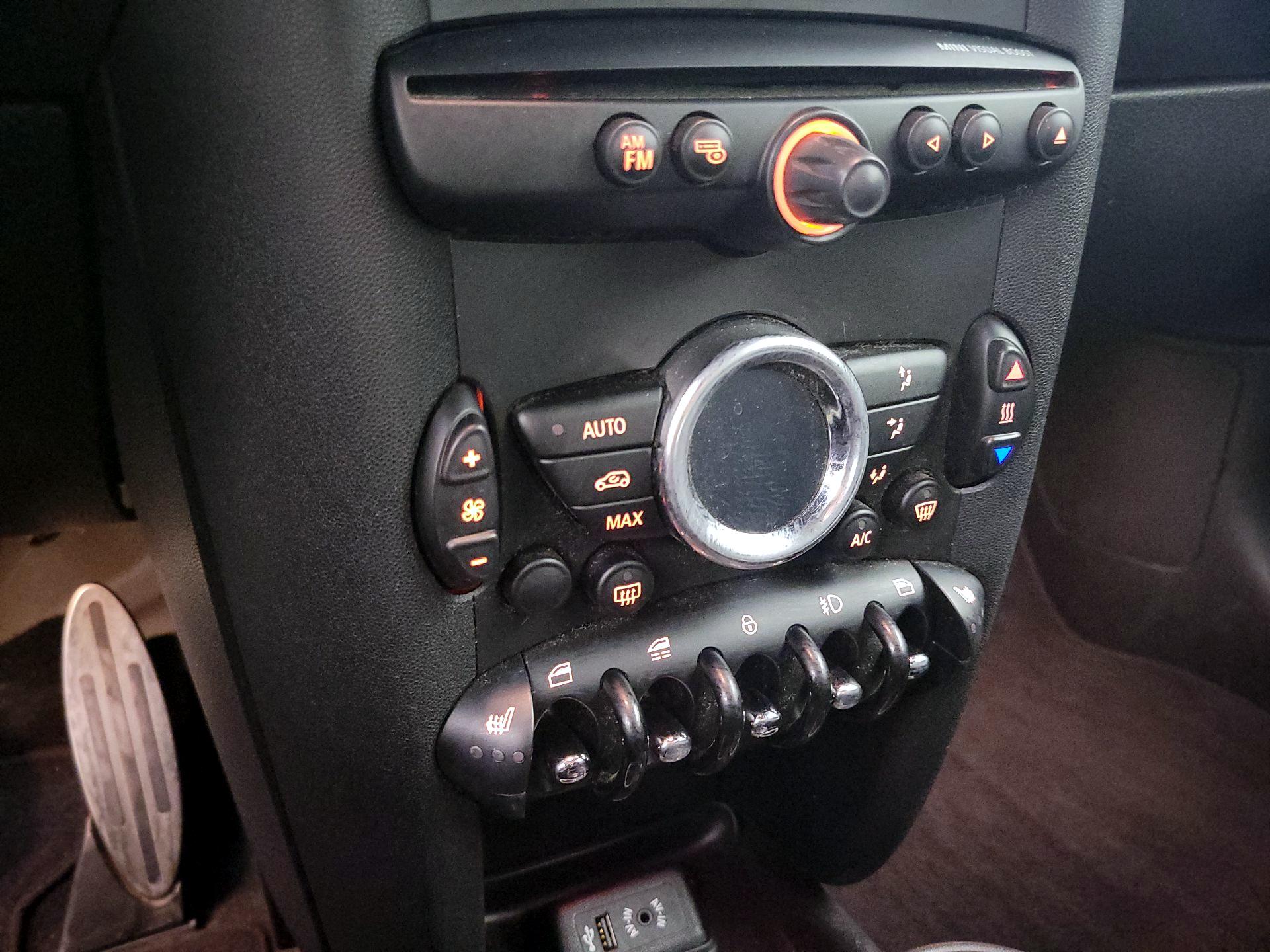 Thumbnail: 2015 MINI Cooper - 14