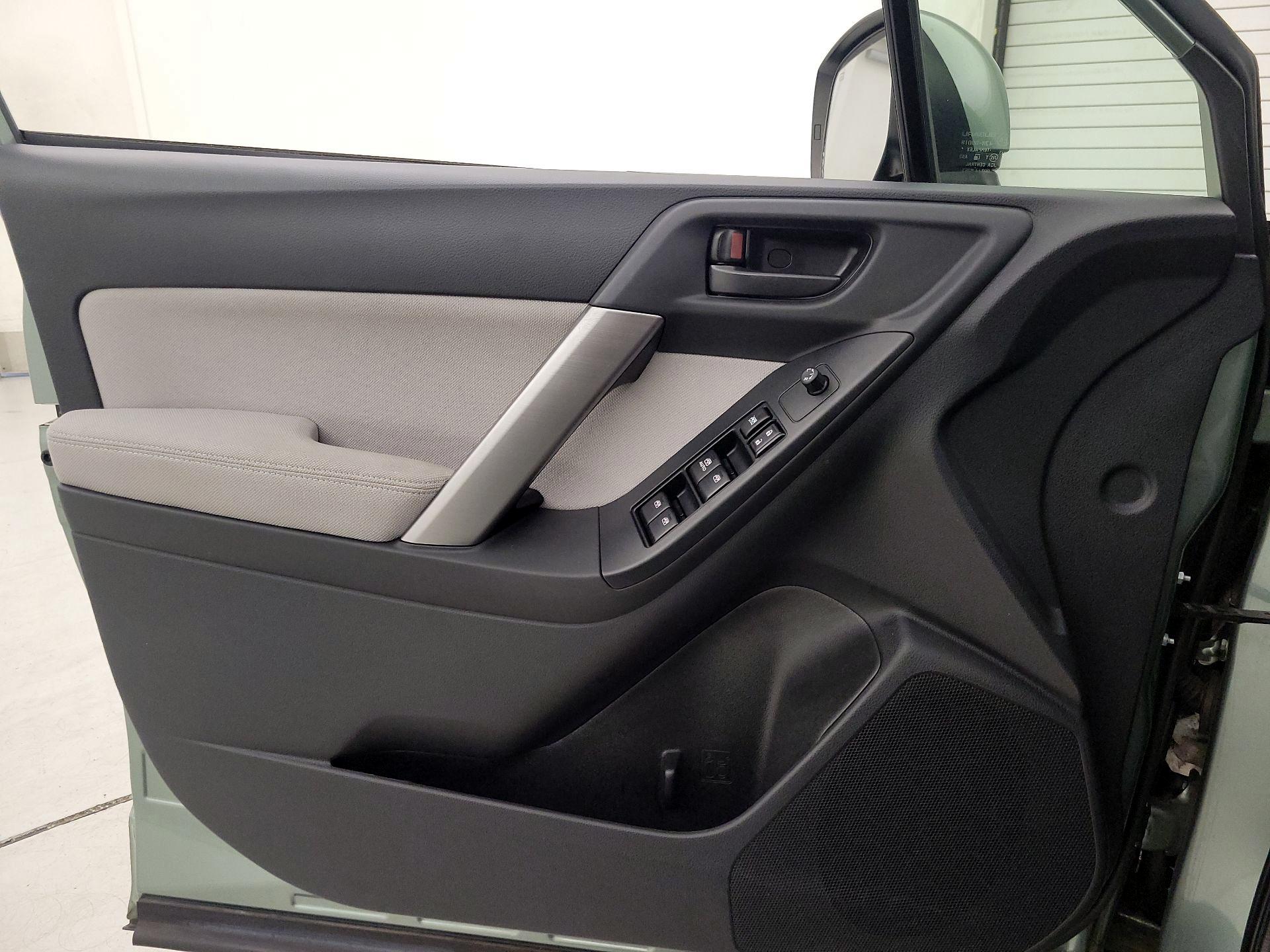 Thumbnail: 2015 Subaru Forester - 12