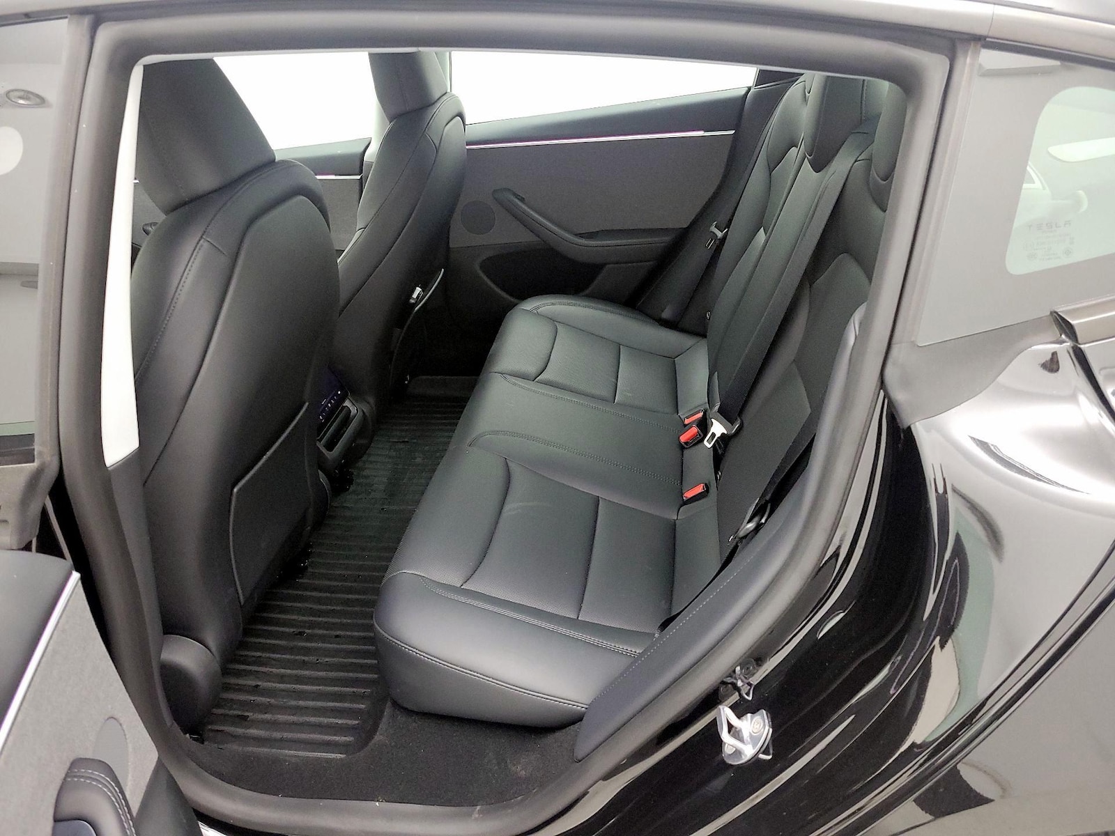 2025 Tesla Model 3 Long Range - Photo 18