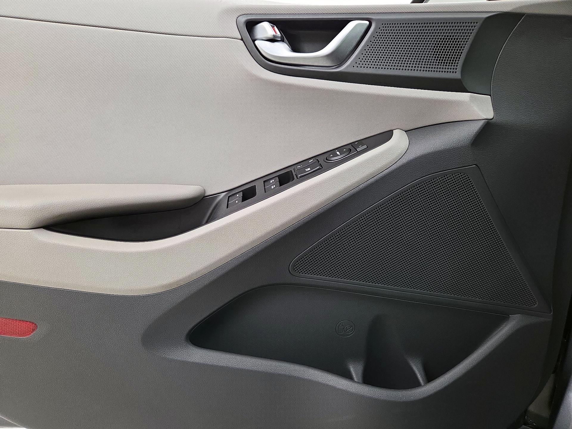 Thumbnail: 2019 Hyundai Ioniq - 12