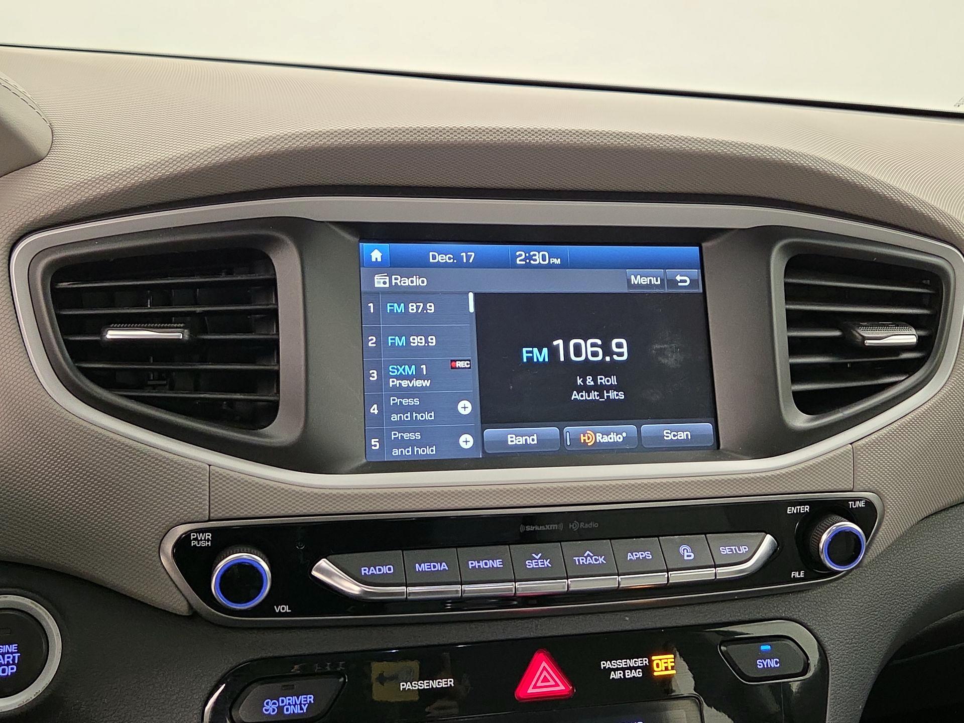 Thumbnail: 2019 Hyundai Ioniq - 15