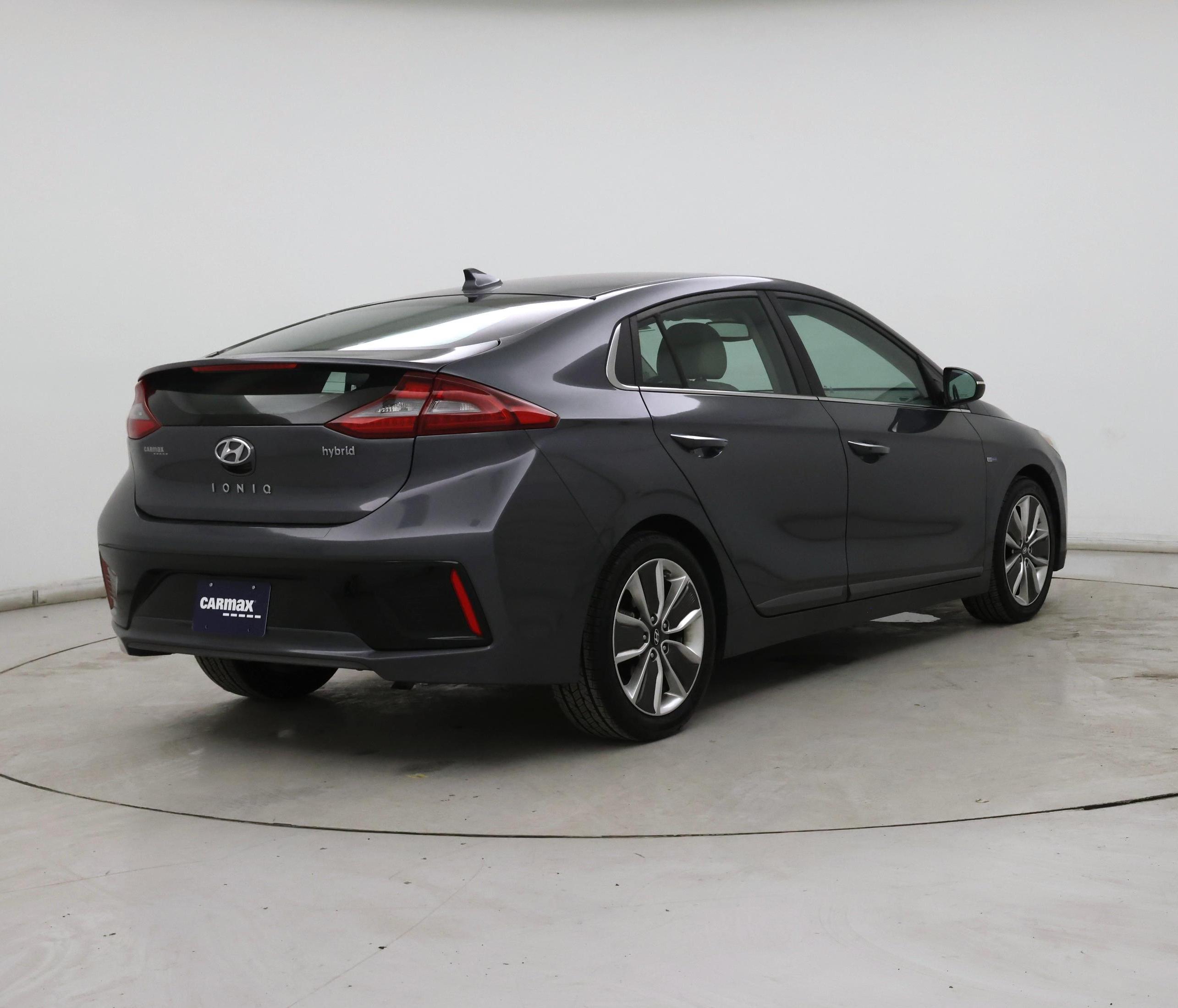 Thumbnail: 2019 Hyundai Ioniq - 8