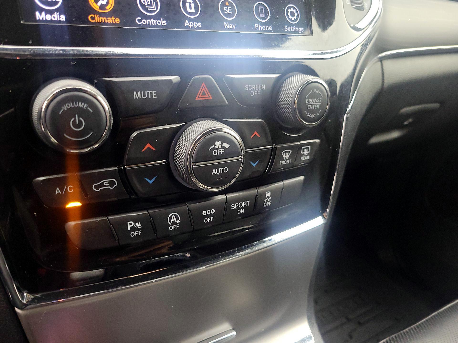 Thumbnail: 2021 Jeep Grand Cherokee - 17