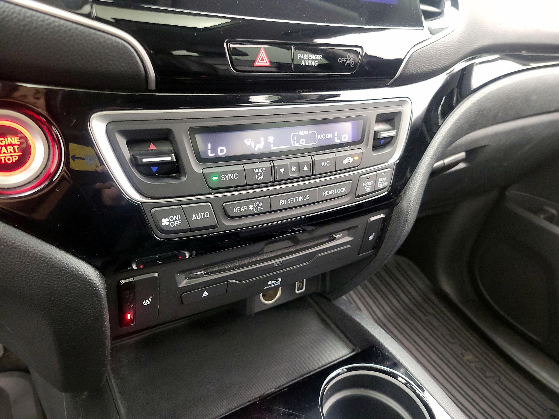 Thumbnail: 2020 Honda Pilot - 16