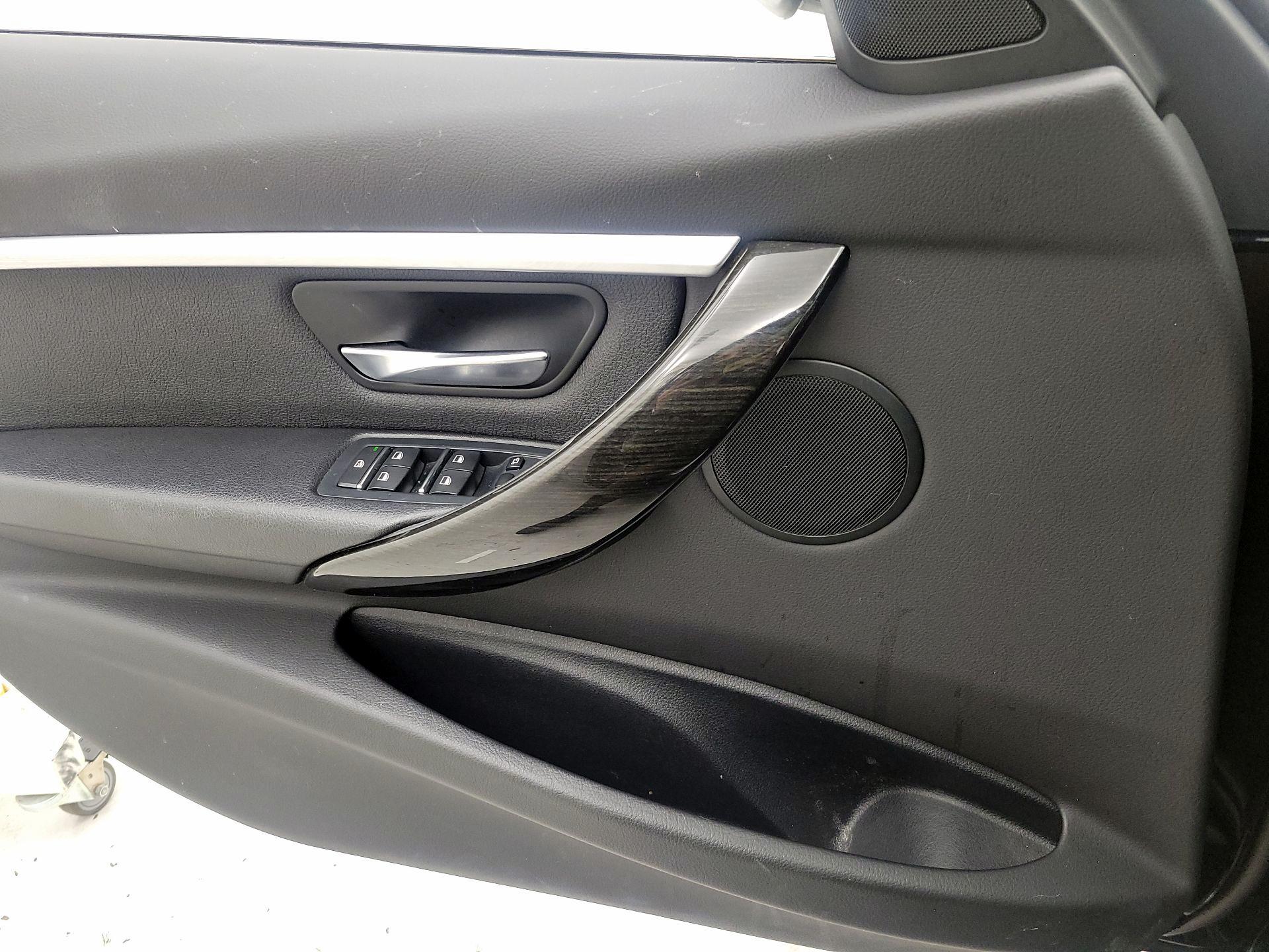 Thumbnail: 2018 BMW 3 Series - 13