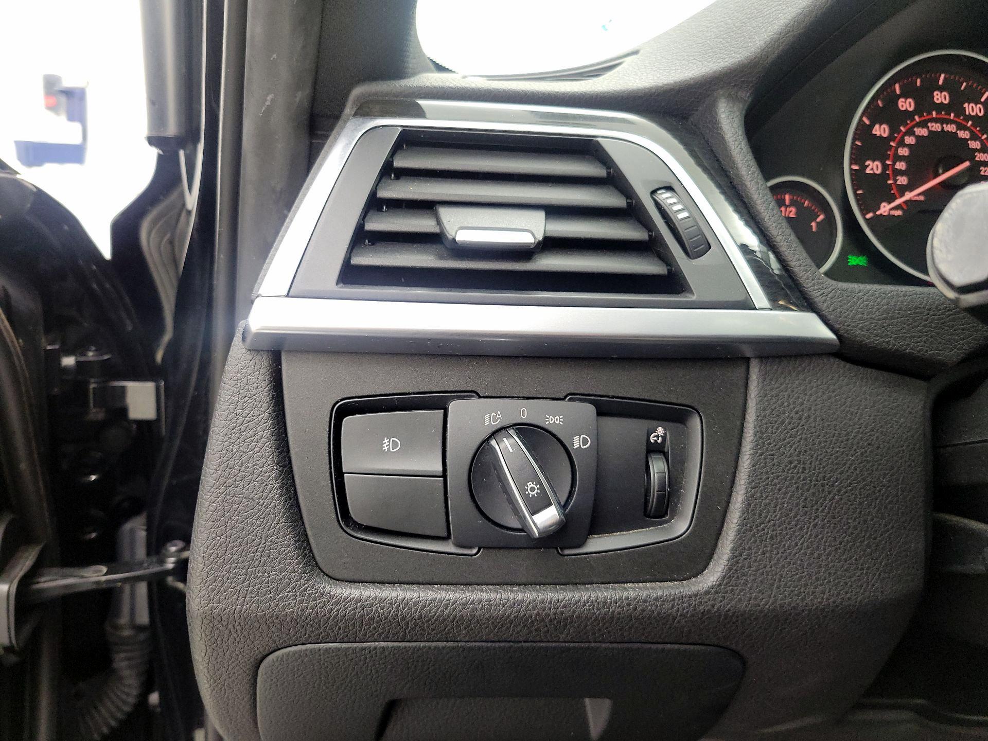 Thumbnail: 2018 BMW 3 Series - 14