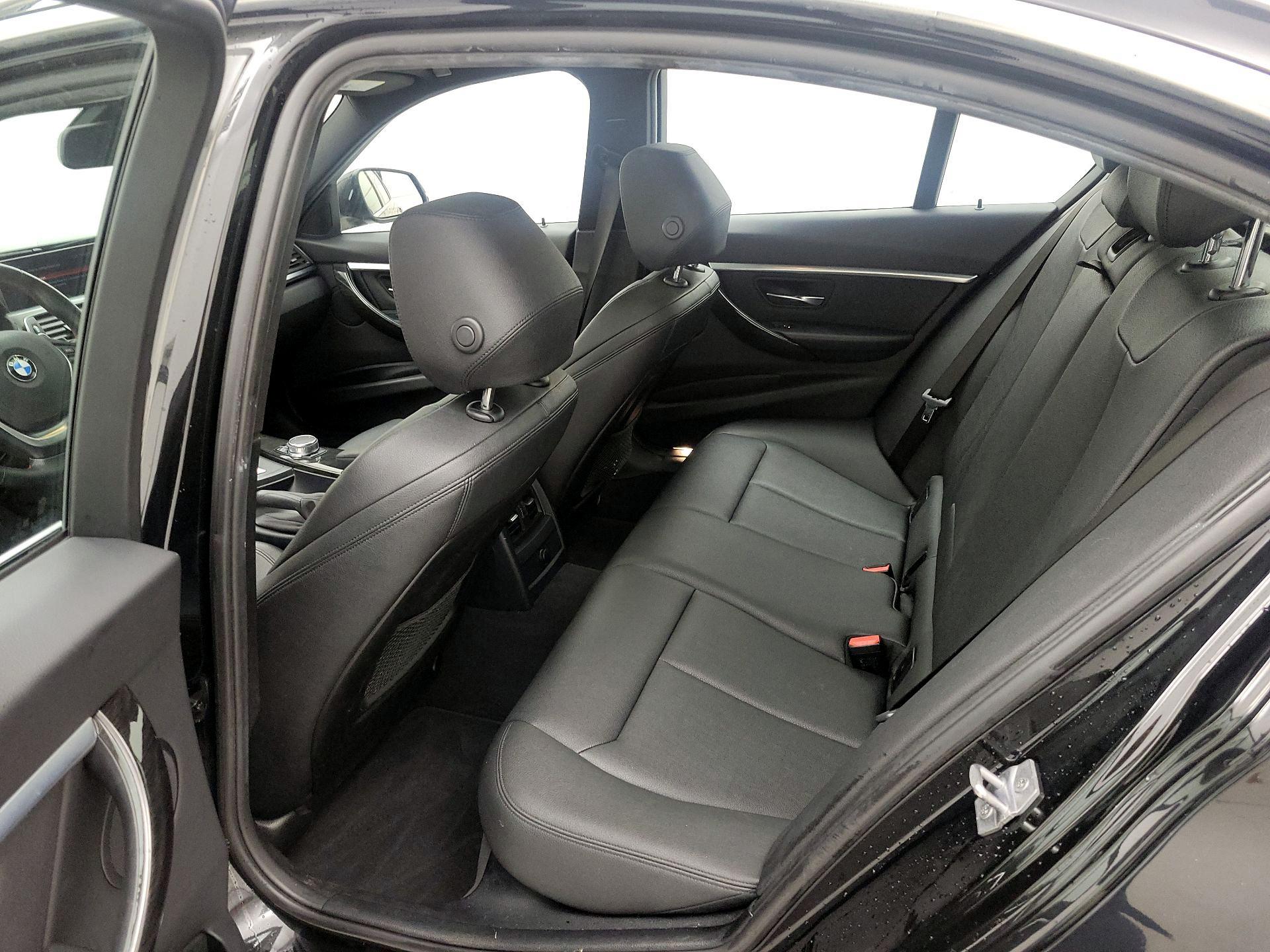 Thumbnail: 2018 BMW 3 Series - 20