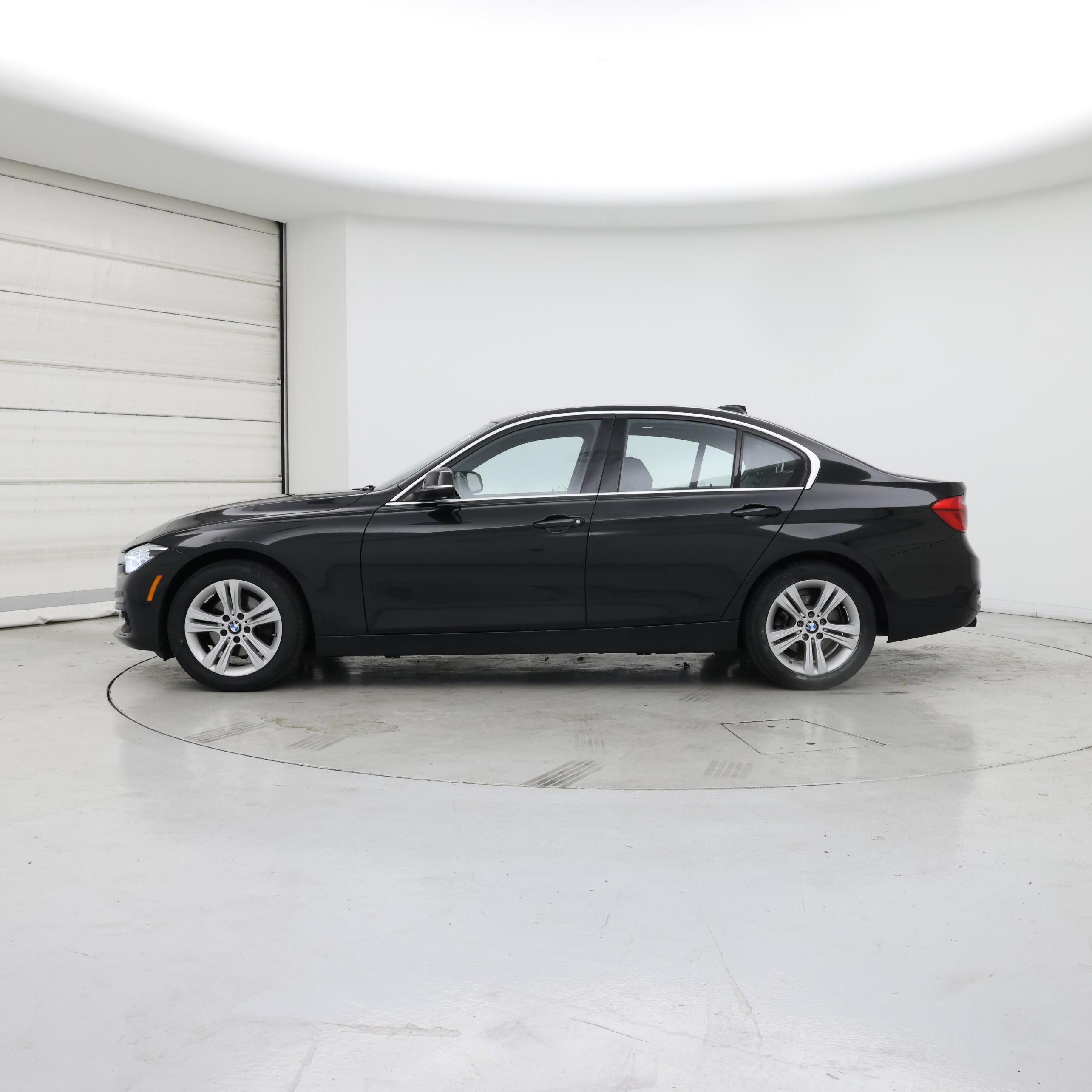 Thumbnail: 2018 BMW 3 Series - 3