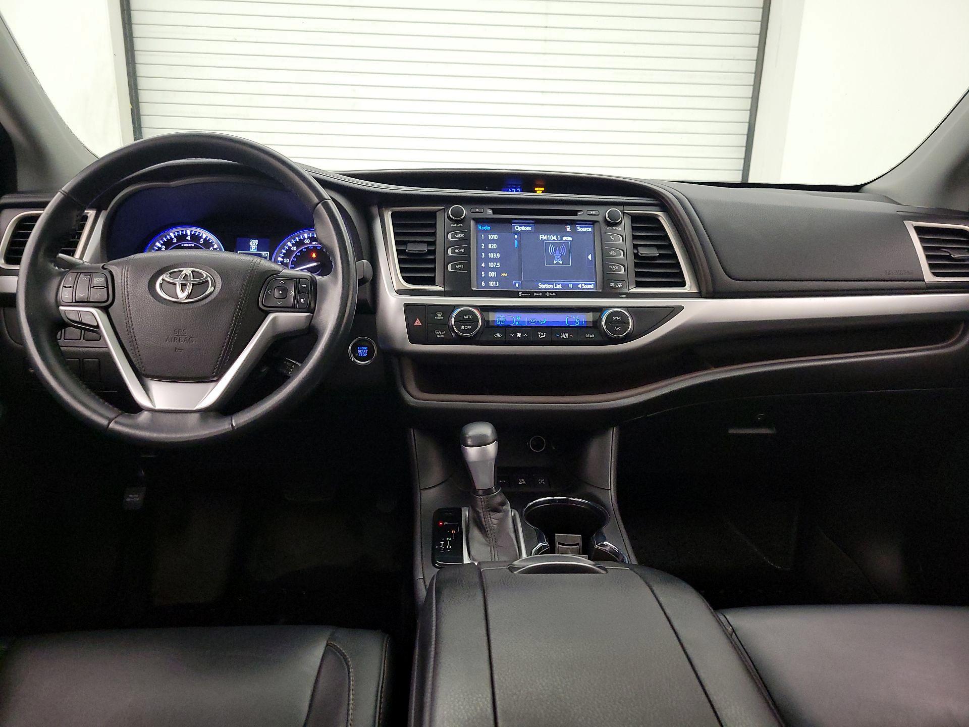 Thumbnail: 2016 Toyota Highlander - 9