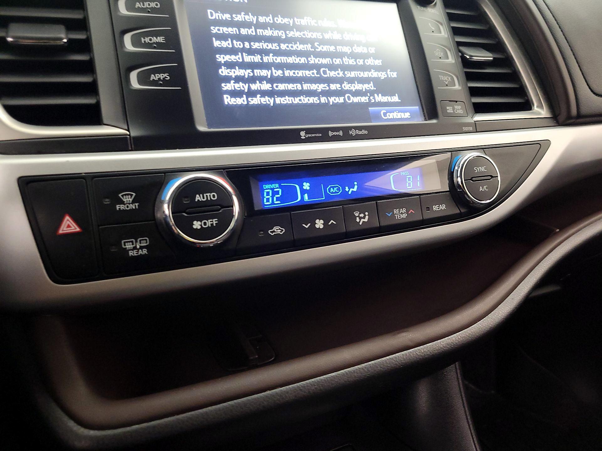 Thumbnail: 2016 Toyota Highlander - 16