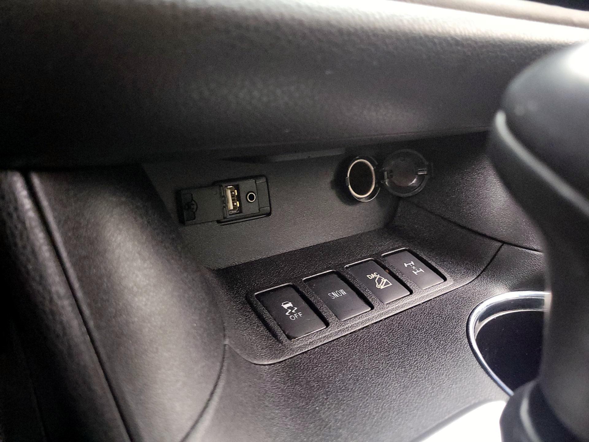 Thumbnail: 2016 Toyota Highlander - 18