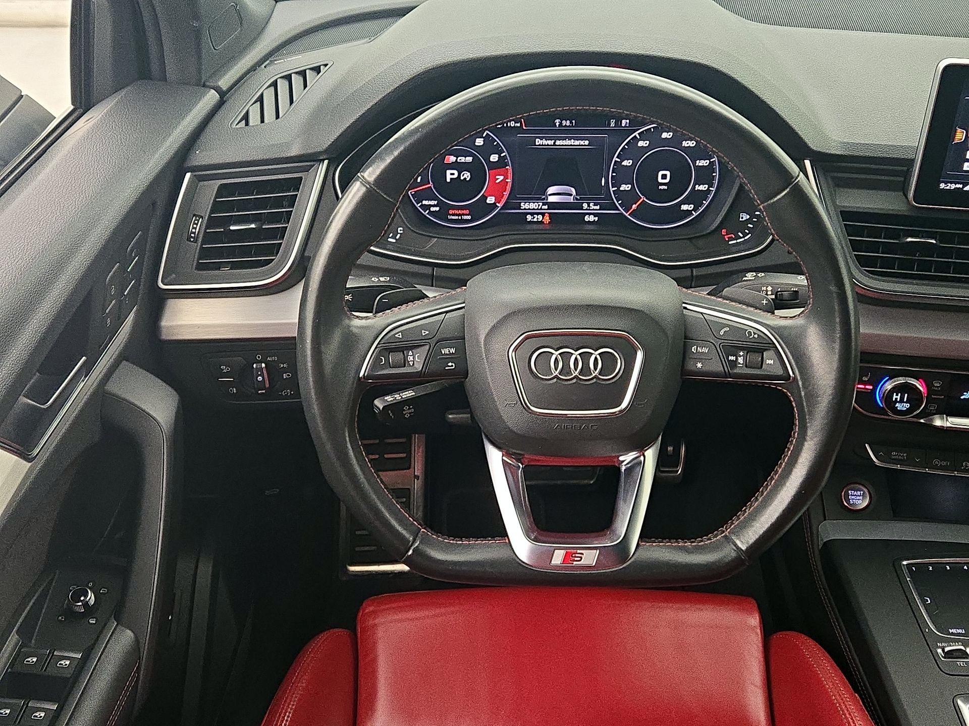 Thumbnail: 2019 Audi SQ5 - 10