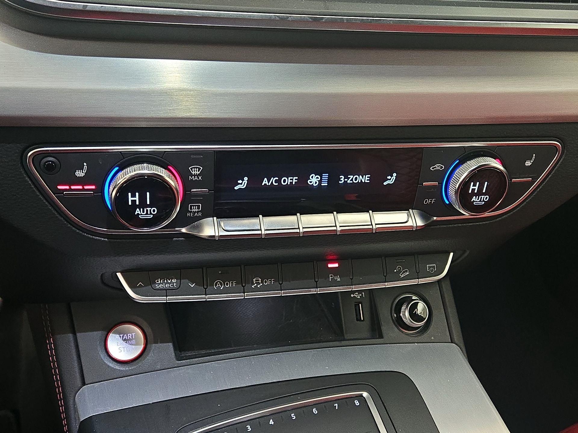 Thumbnail: 2019 Audi SQ5 - 16