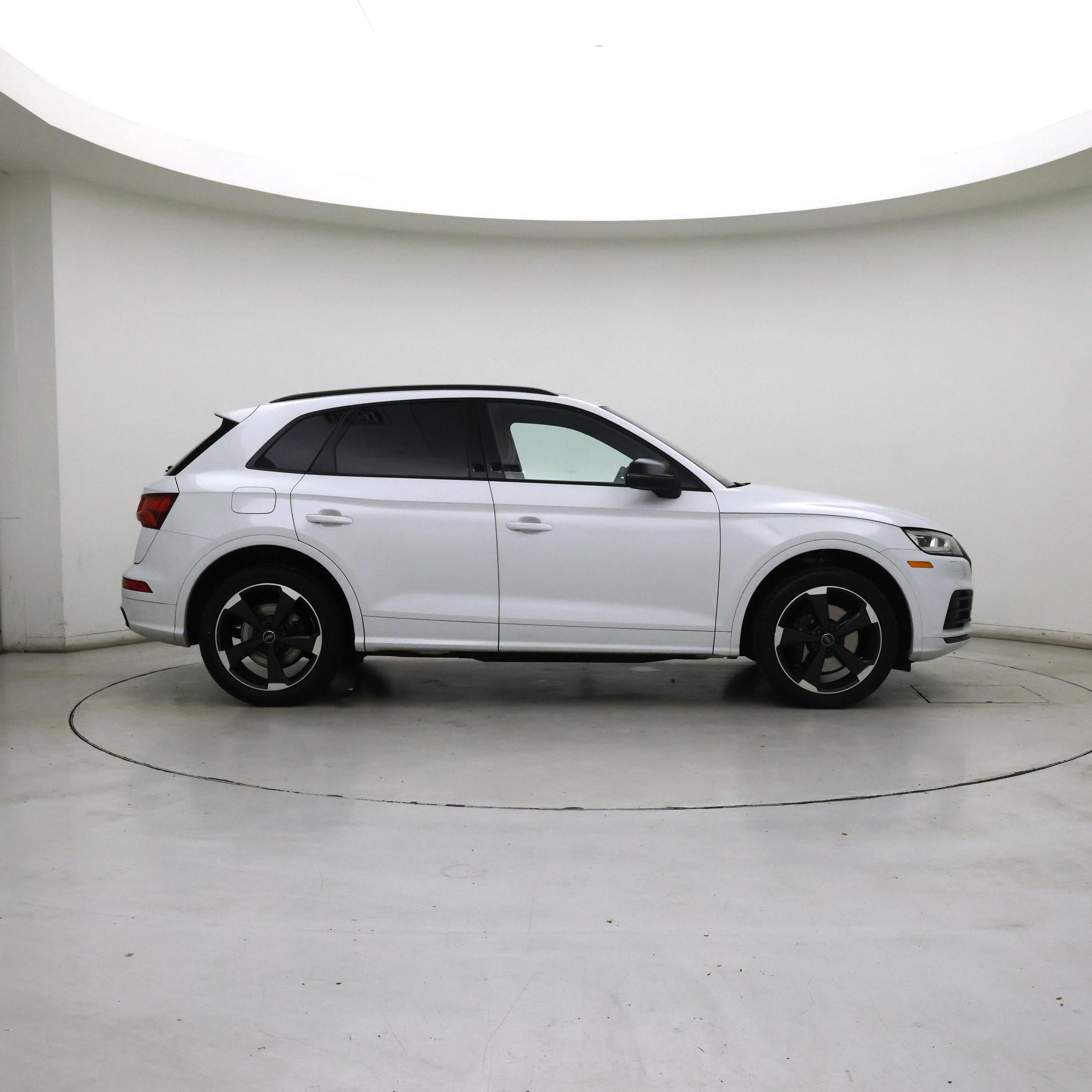 Thumbnail: 2019 Audi SQ5 - 7