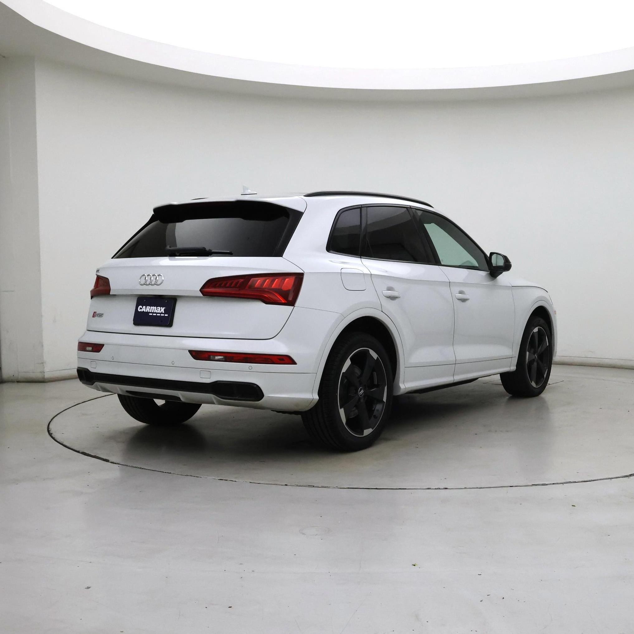 Thumbnail: 2019 Audi SQ5 - 8