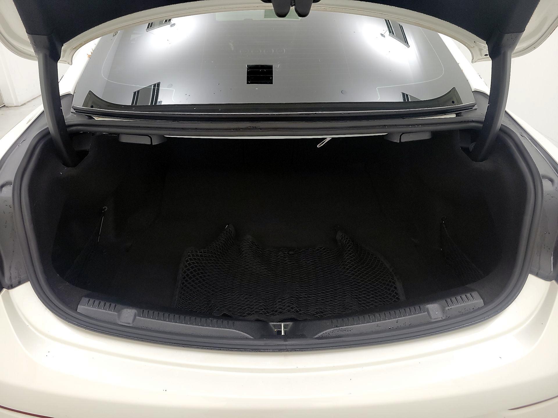 Thumbnail: 2019 Mercedes-Benz E-Class - 18