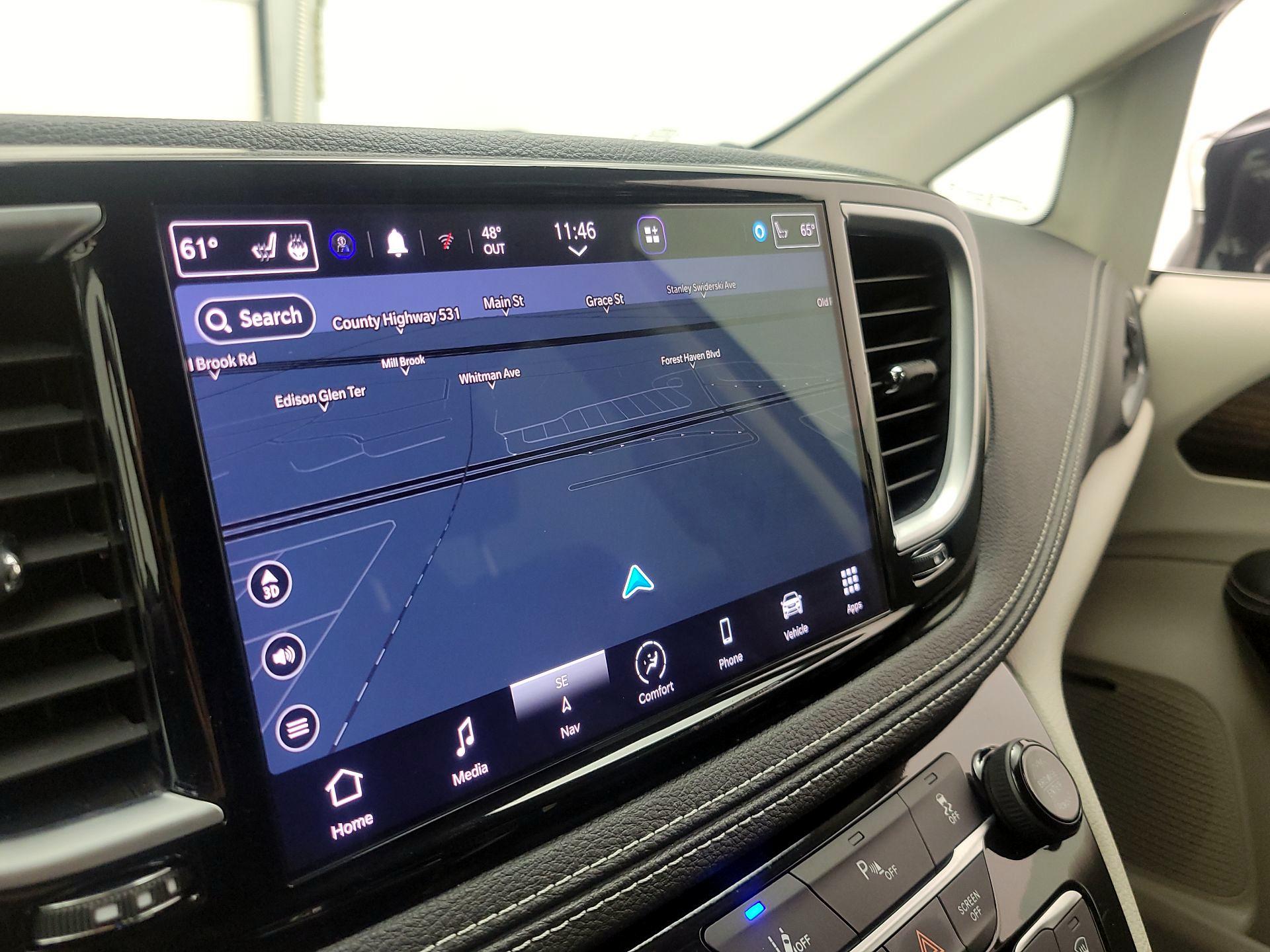 Thumbnail: 2023 Chrysler Pacifica - 14