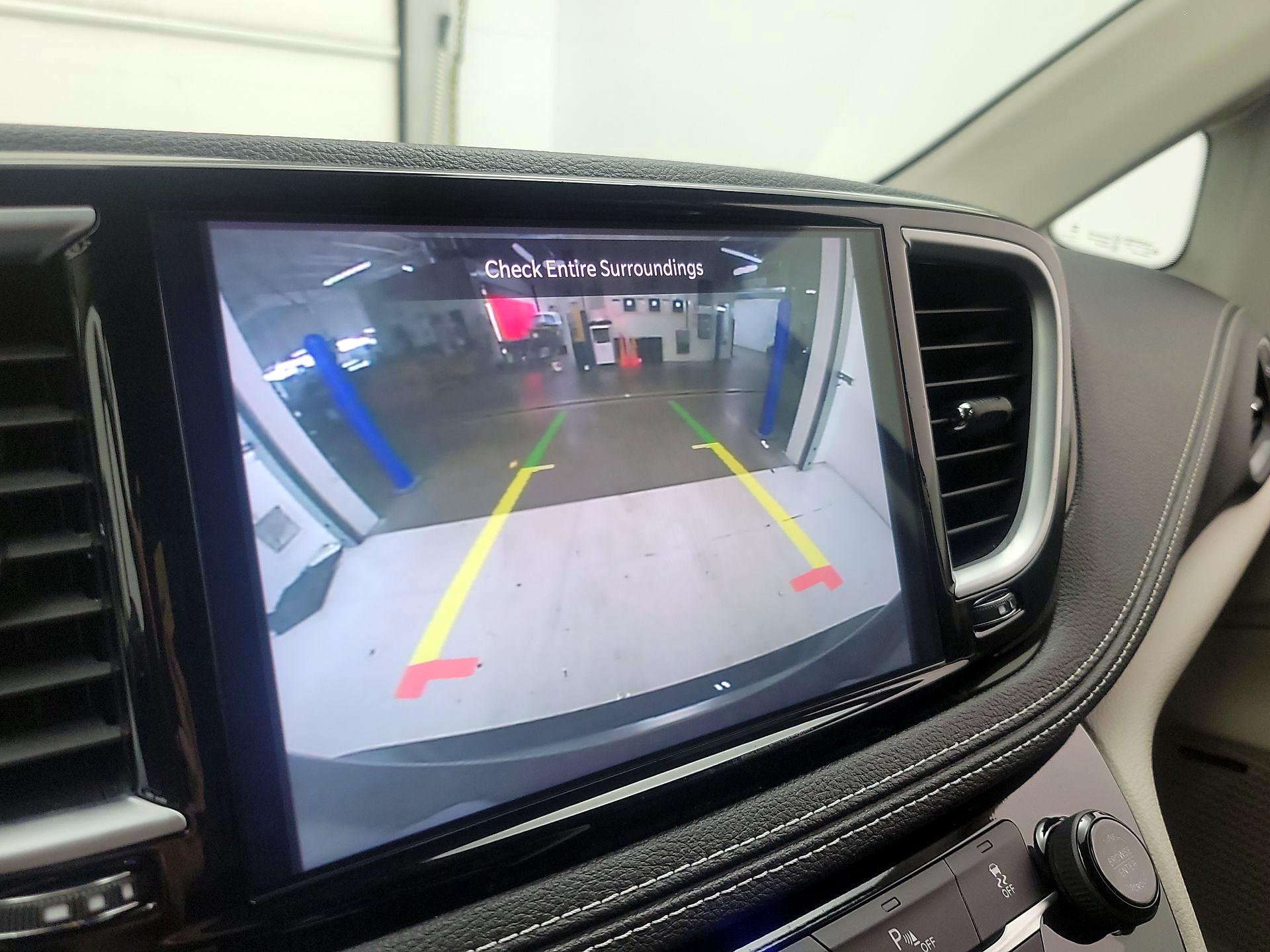 Thumbnail: 2023 Chrysler Pacifica - 15