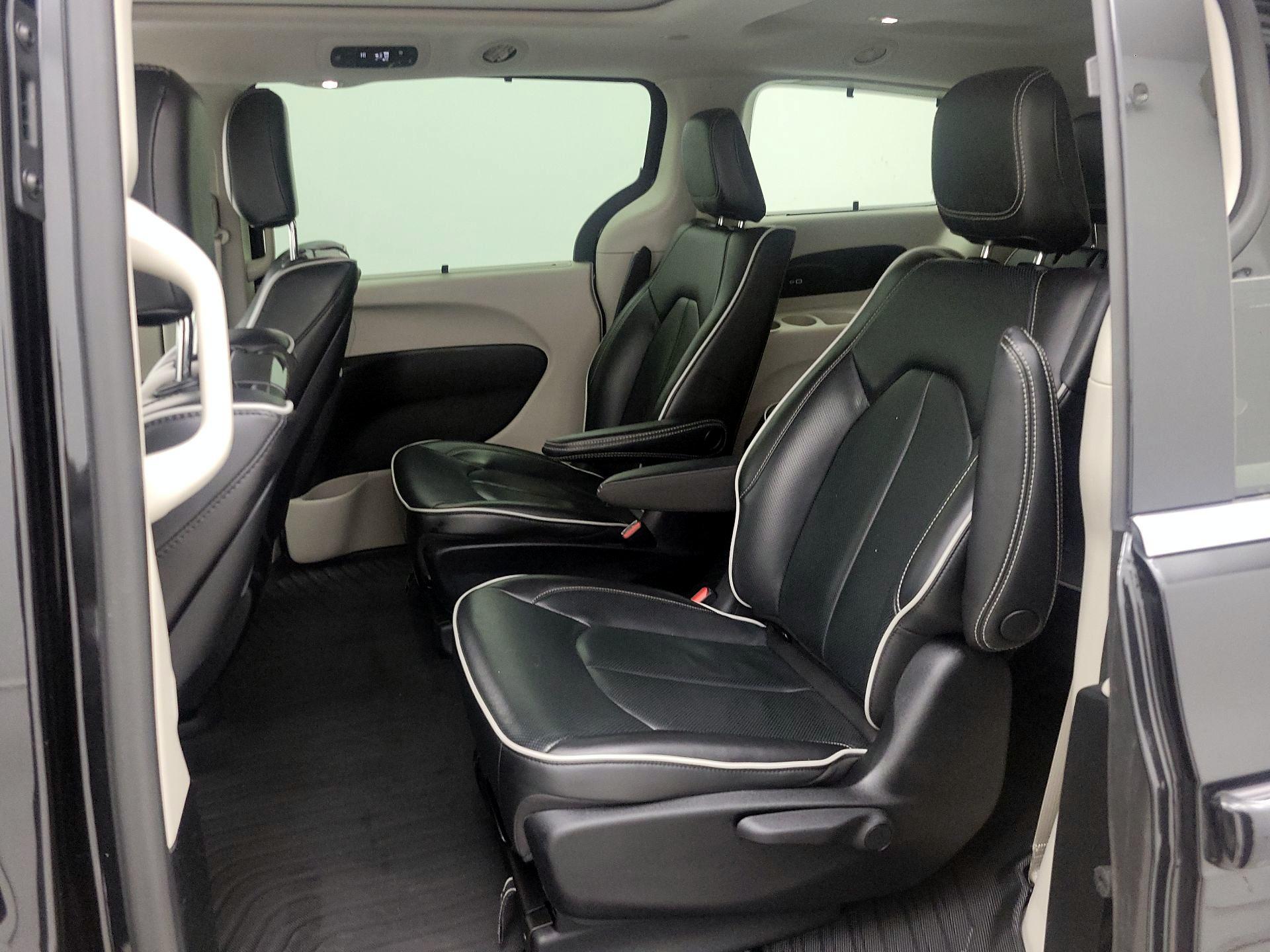 Thumbnail: 2023 Chrysler Pacifica - 20