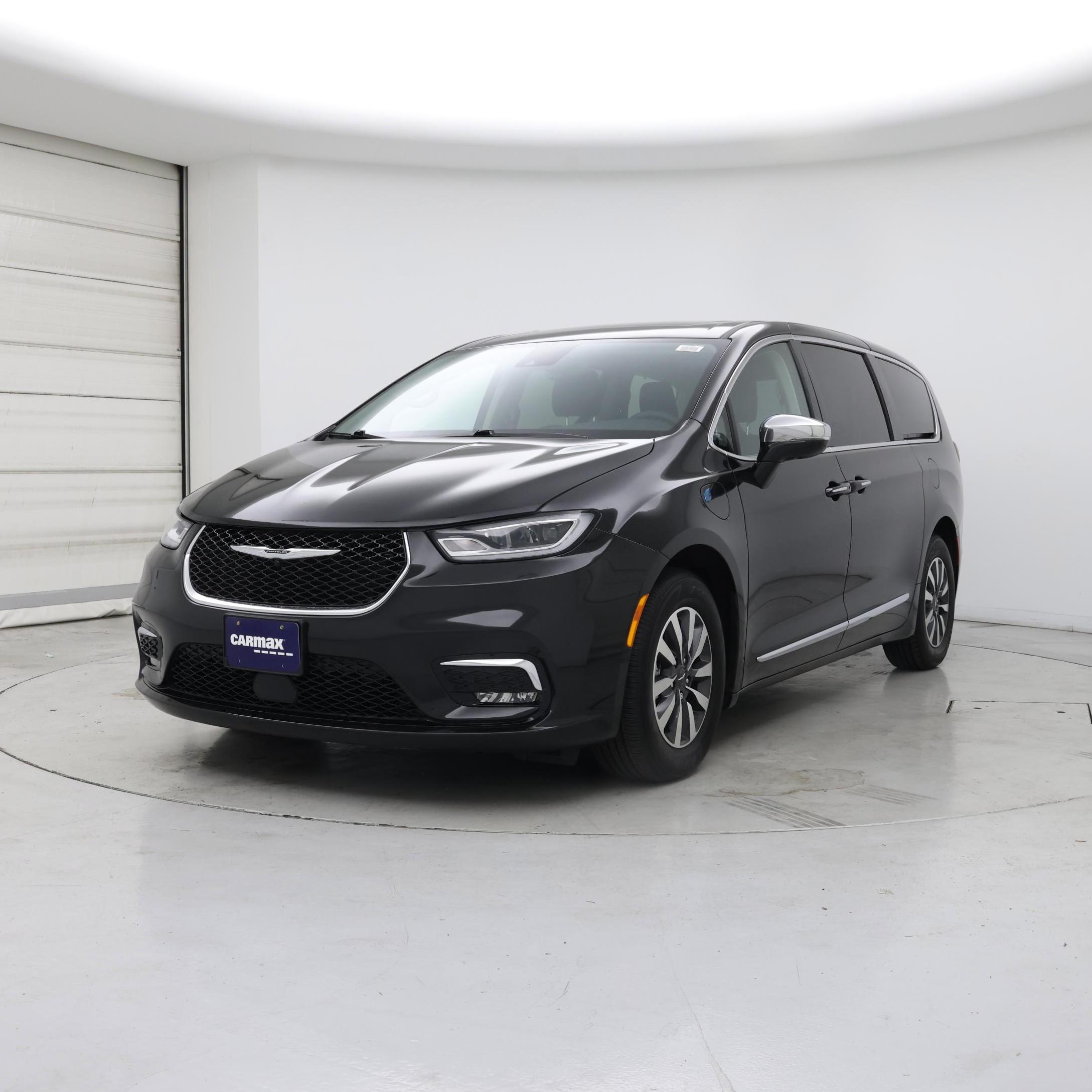 Thumbnail: 2023 Chrysler Pacifica - 4