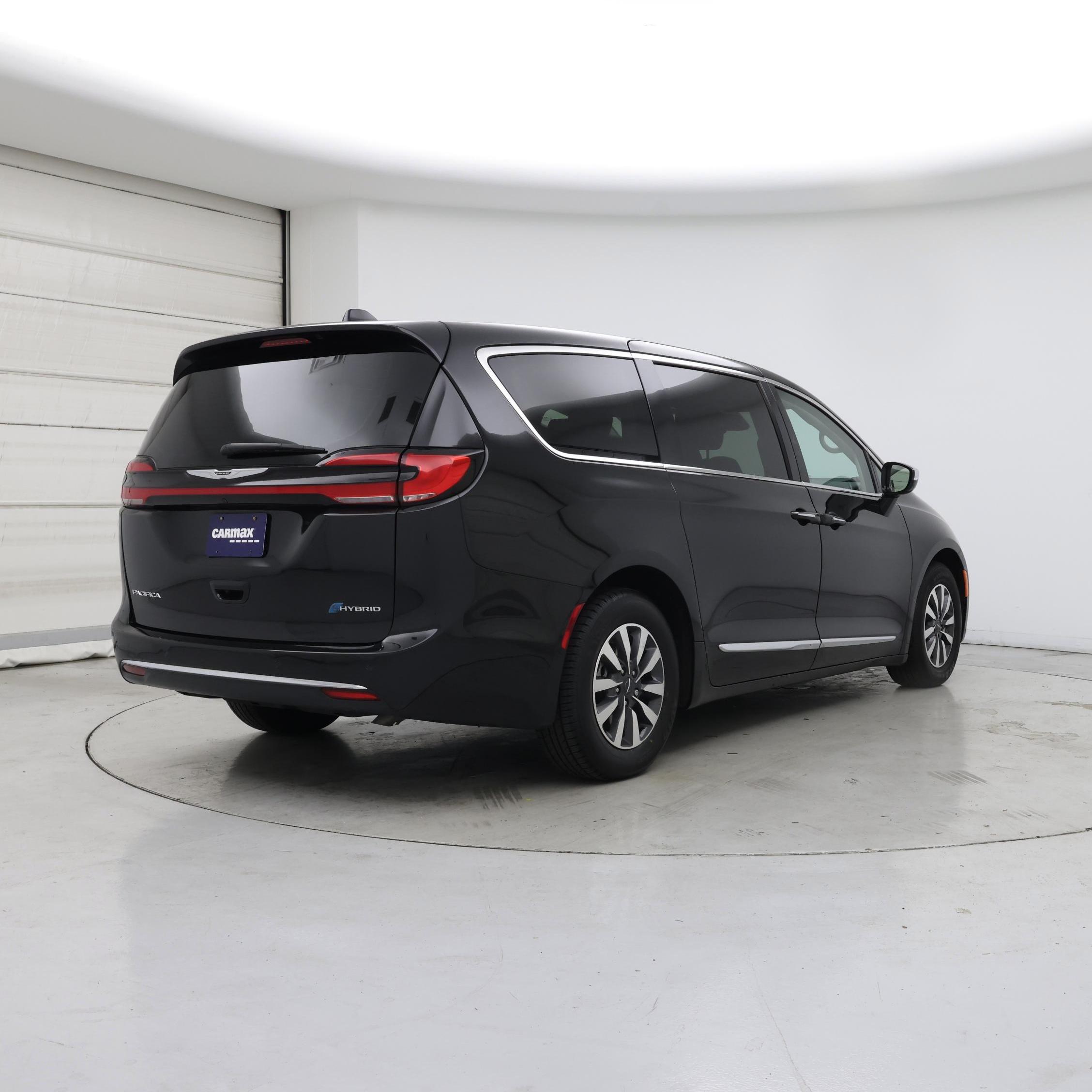 Thumbnail: 2023 Chrysler Pacifica - 8