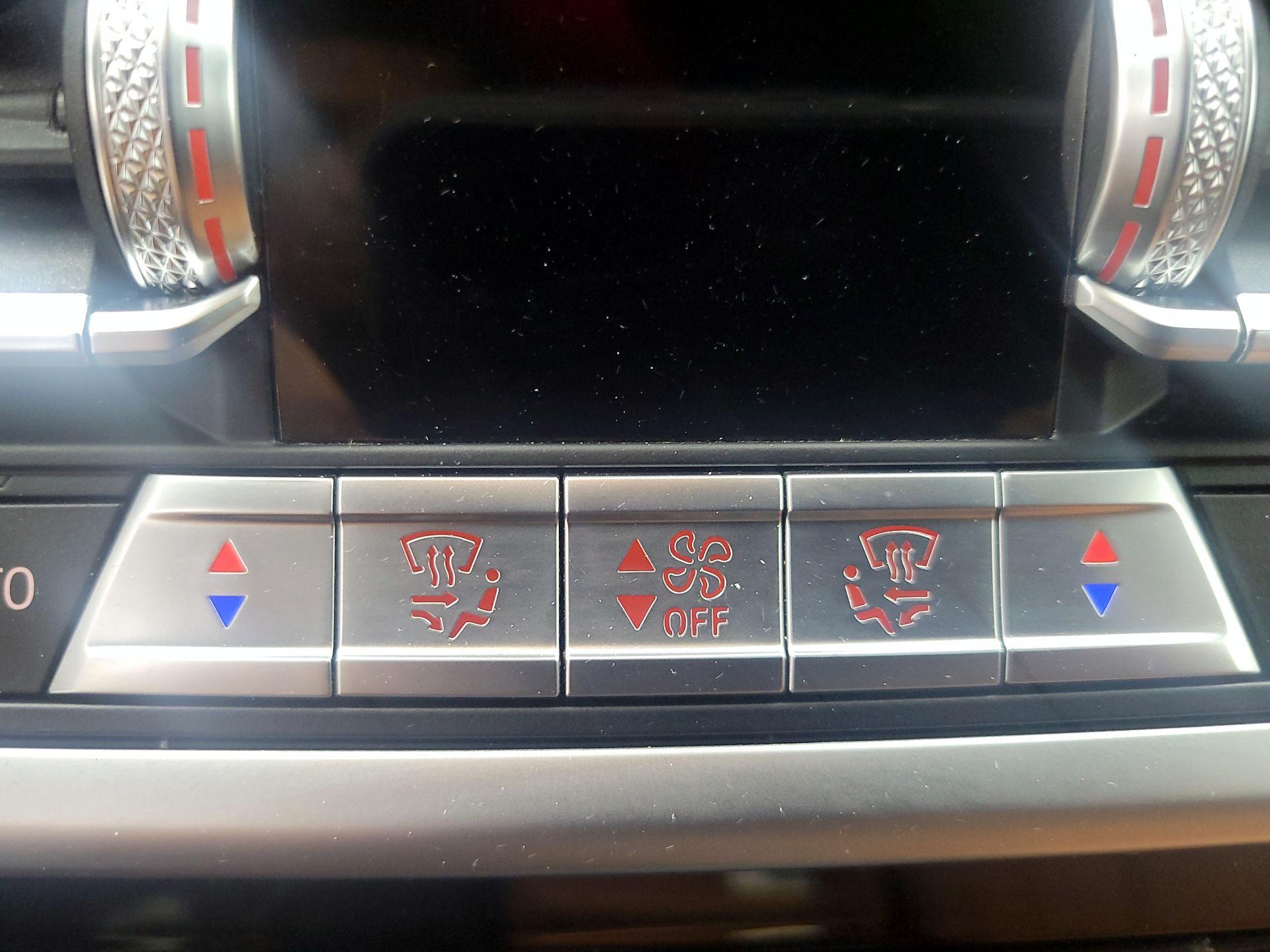 Thumbnail: 2023 BMW X4 - 17