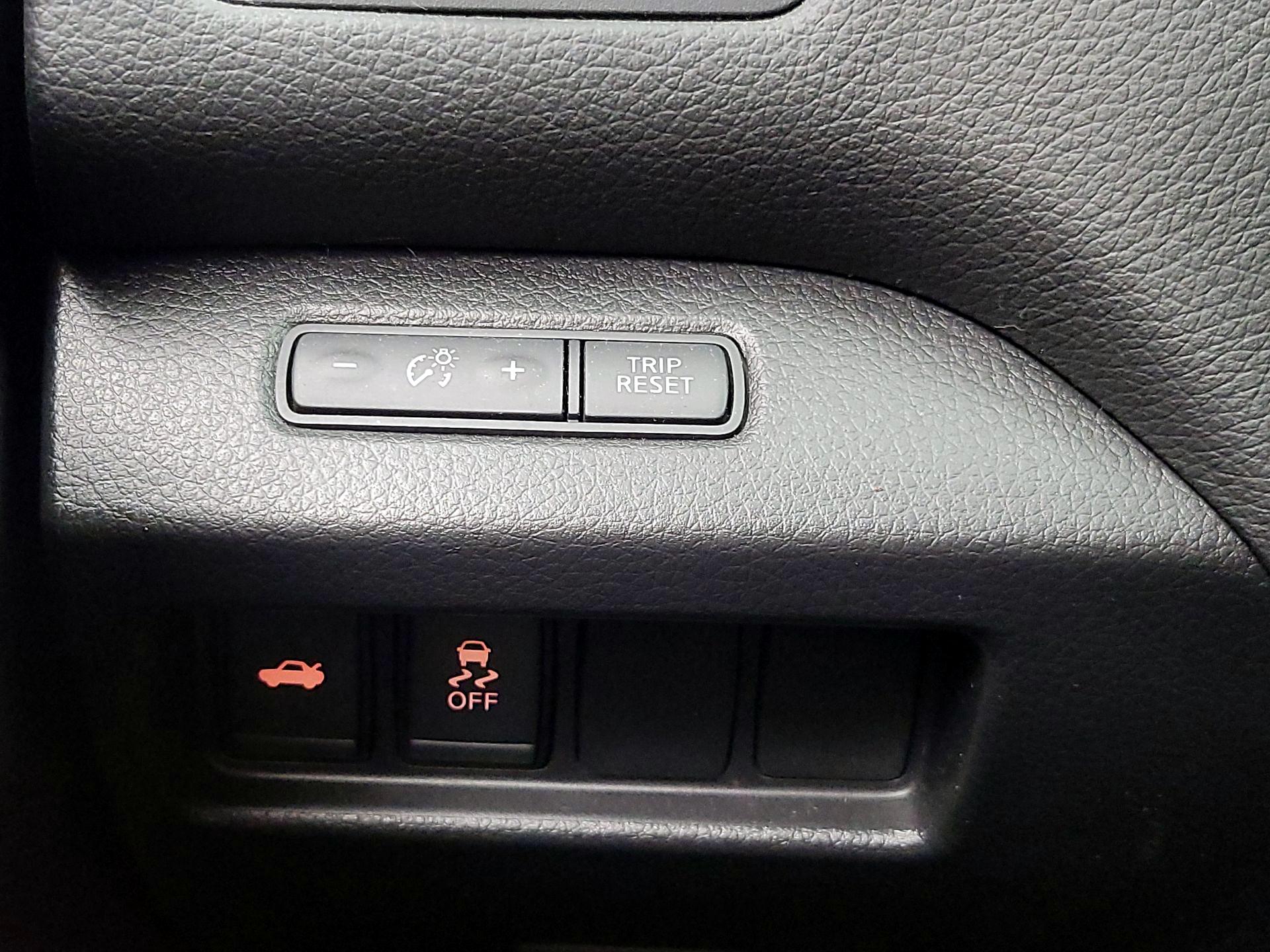 Thumbnail: 2018 Nissan Altima - 13