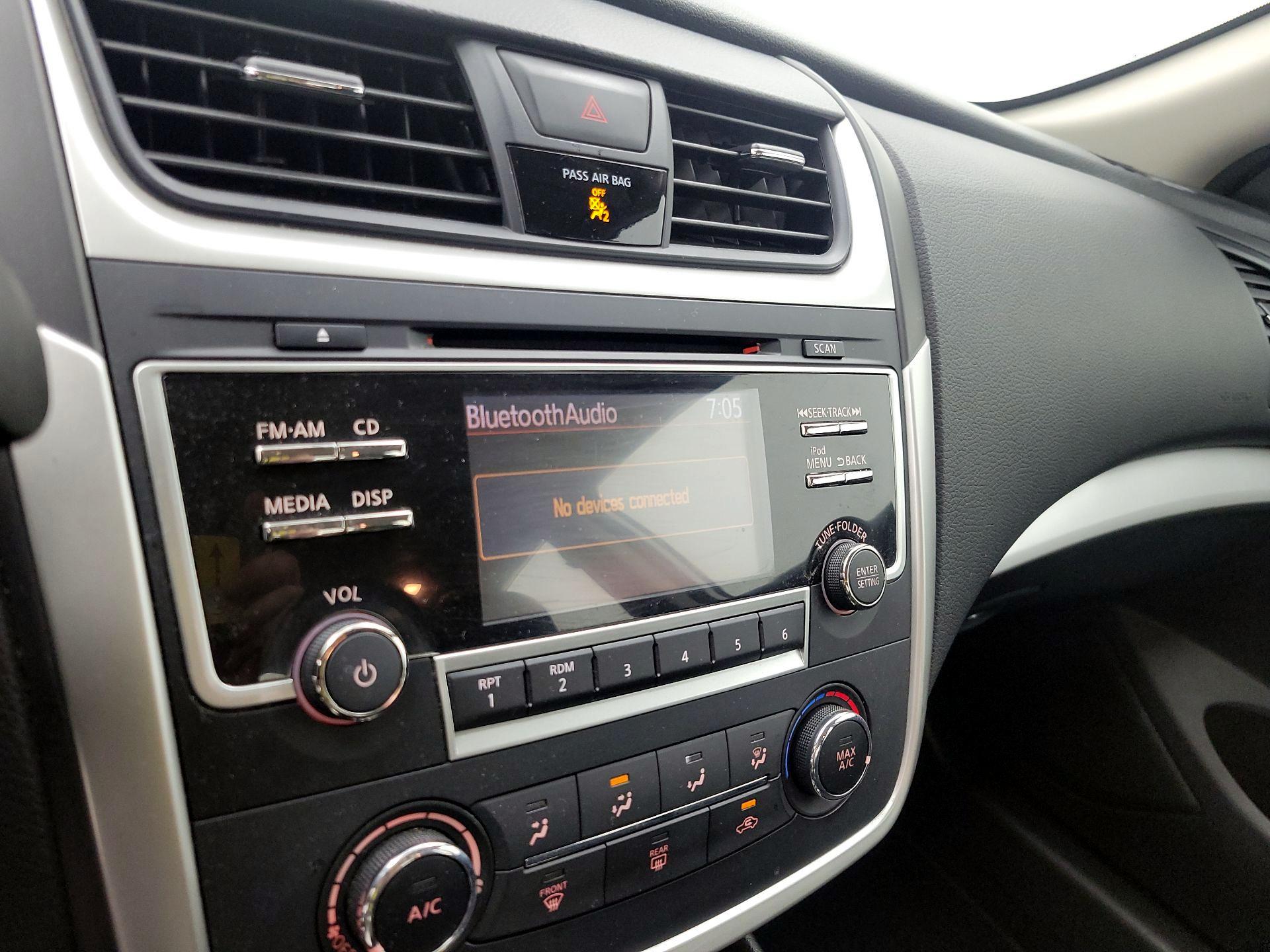 Thumbnail: 2018 Nissan Altima - 15