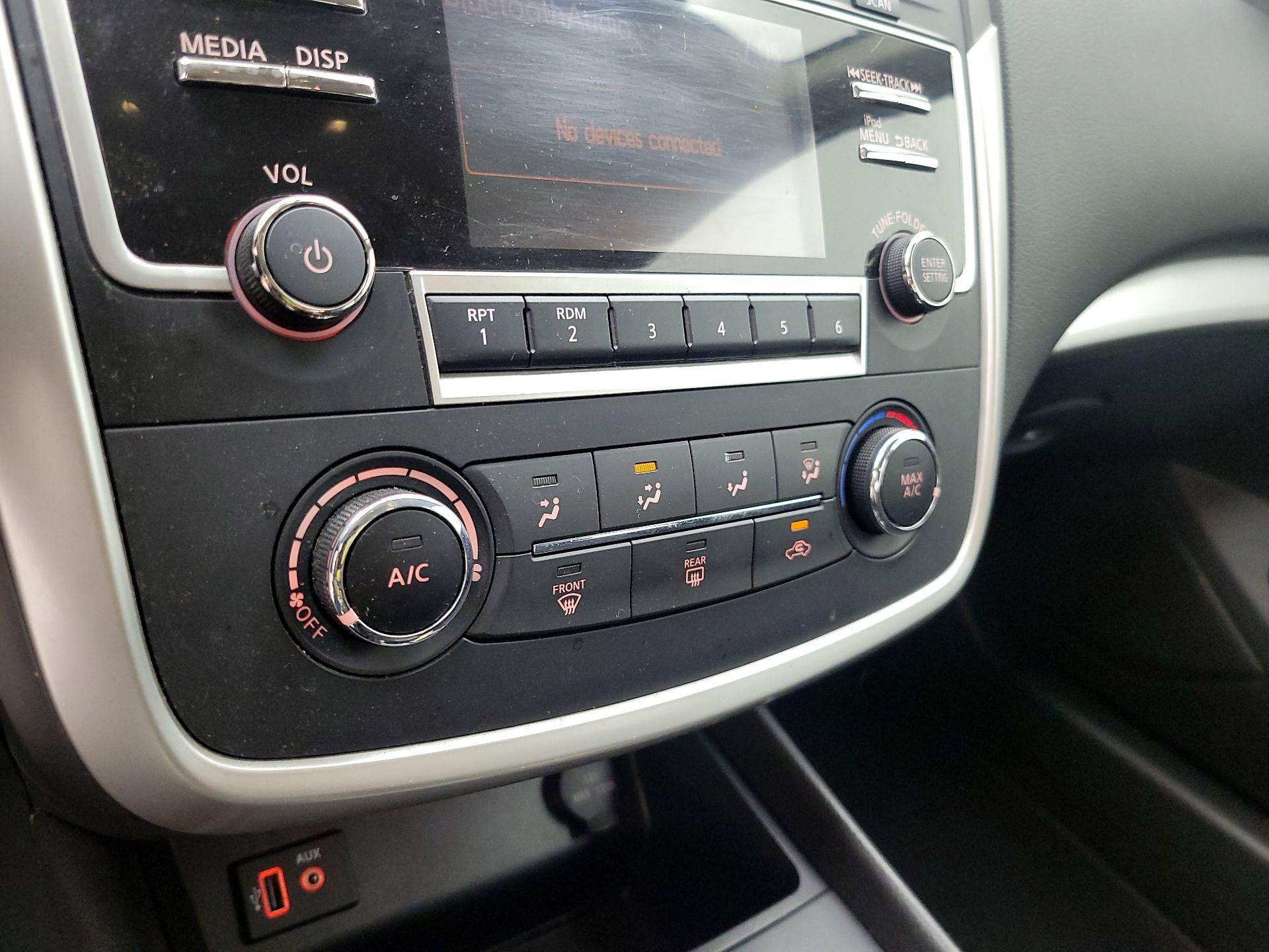 Thumbnail: 2018 Nissan Altima - 16