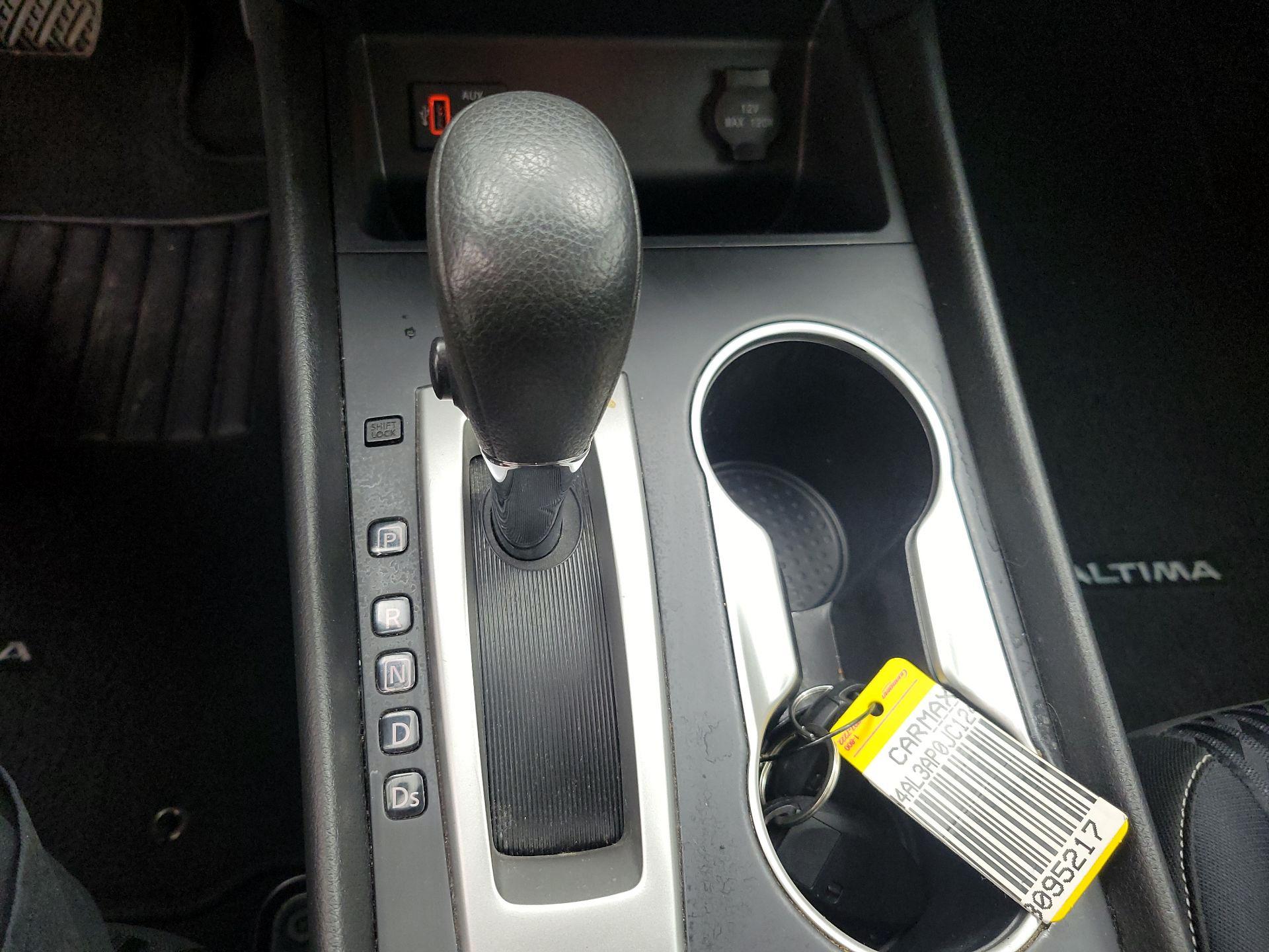 Thumbnail: 2018 Nissan Altima - 17