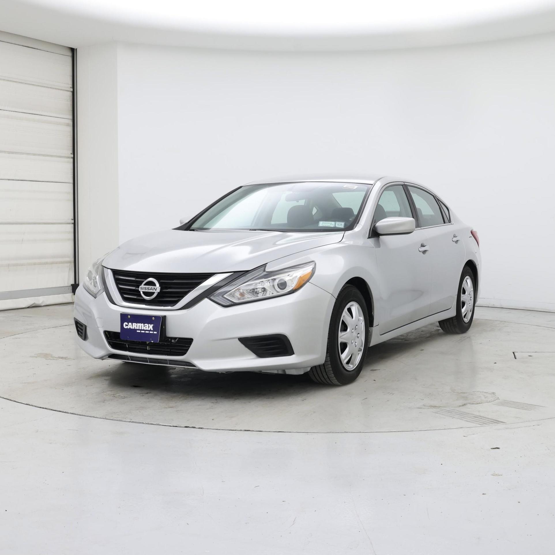 Thumbnail: 2018 Nissan Altima - 4