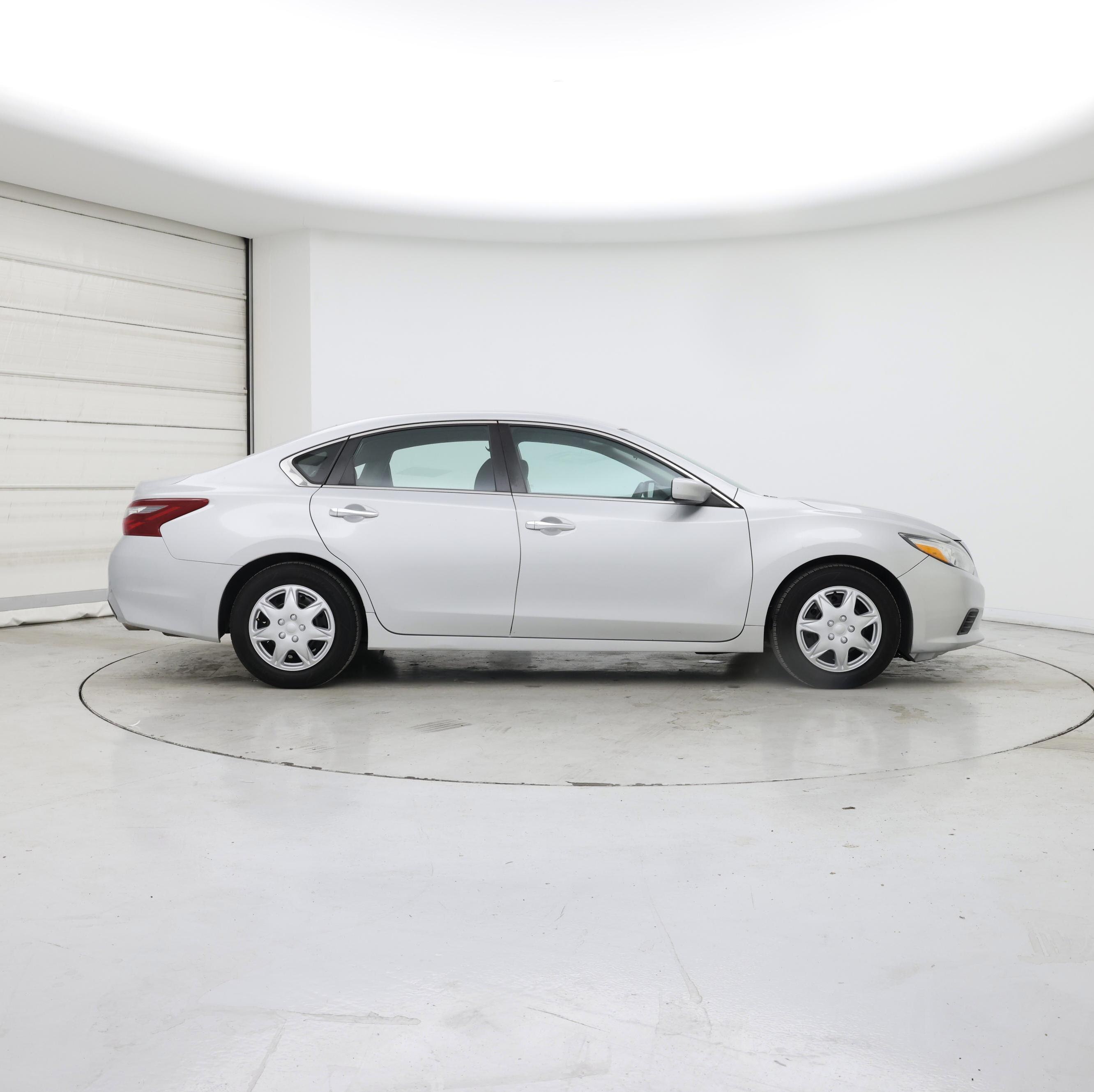 Thumbnail: 2018 Nissan Altima - 7