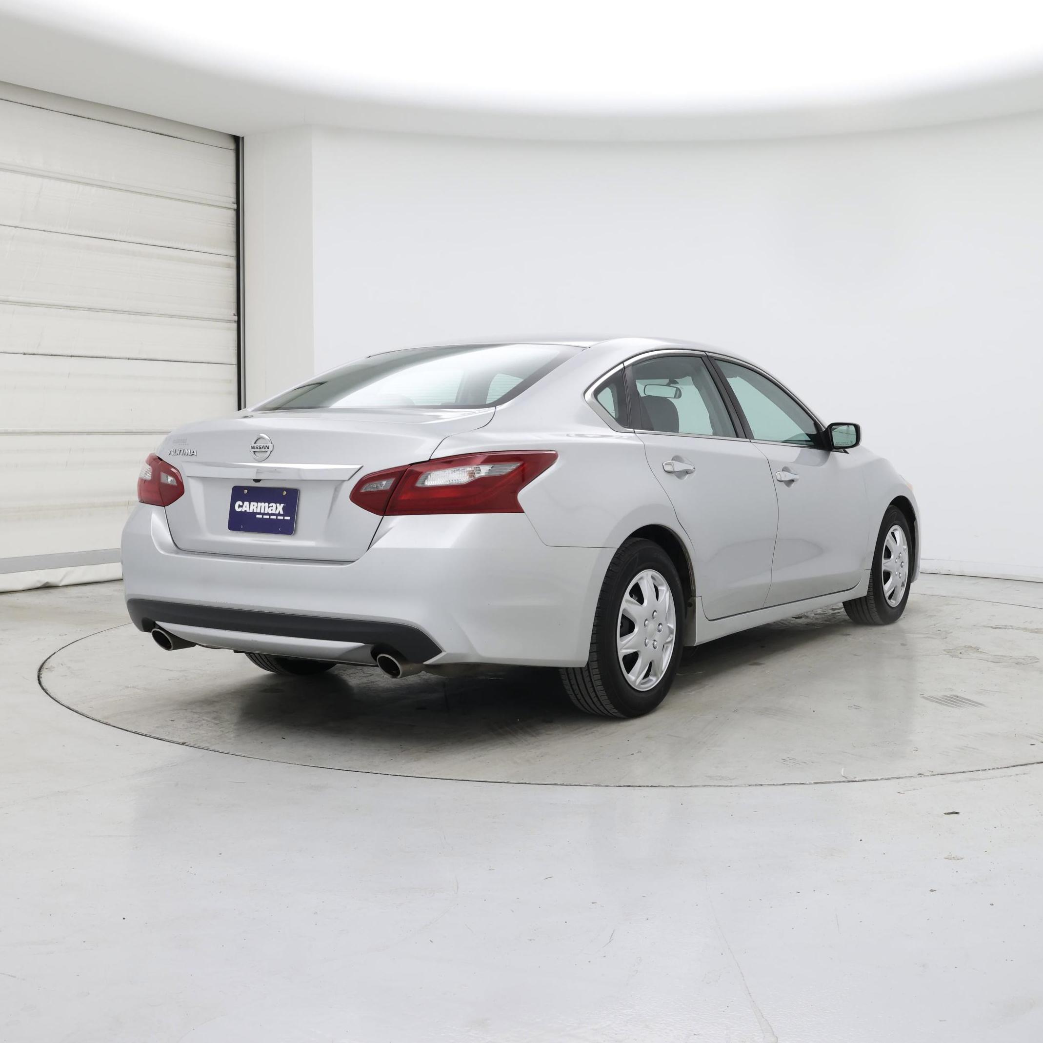 Thumbnail: 2018 Nissan Altima - 8